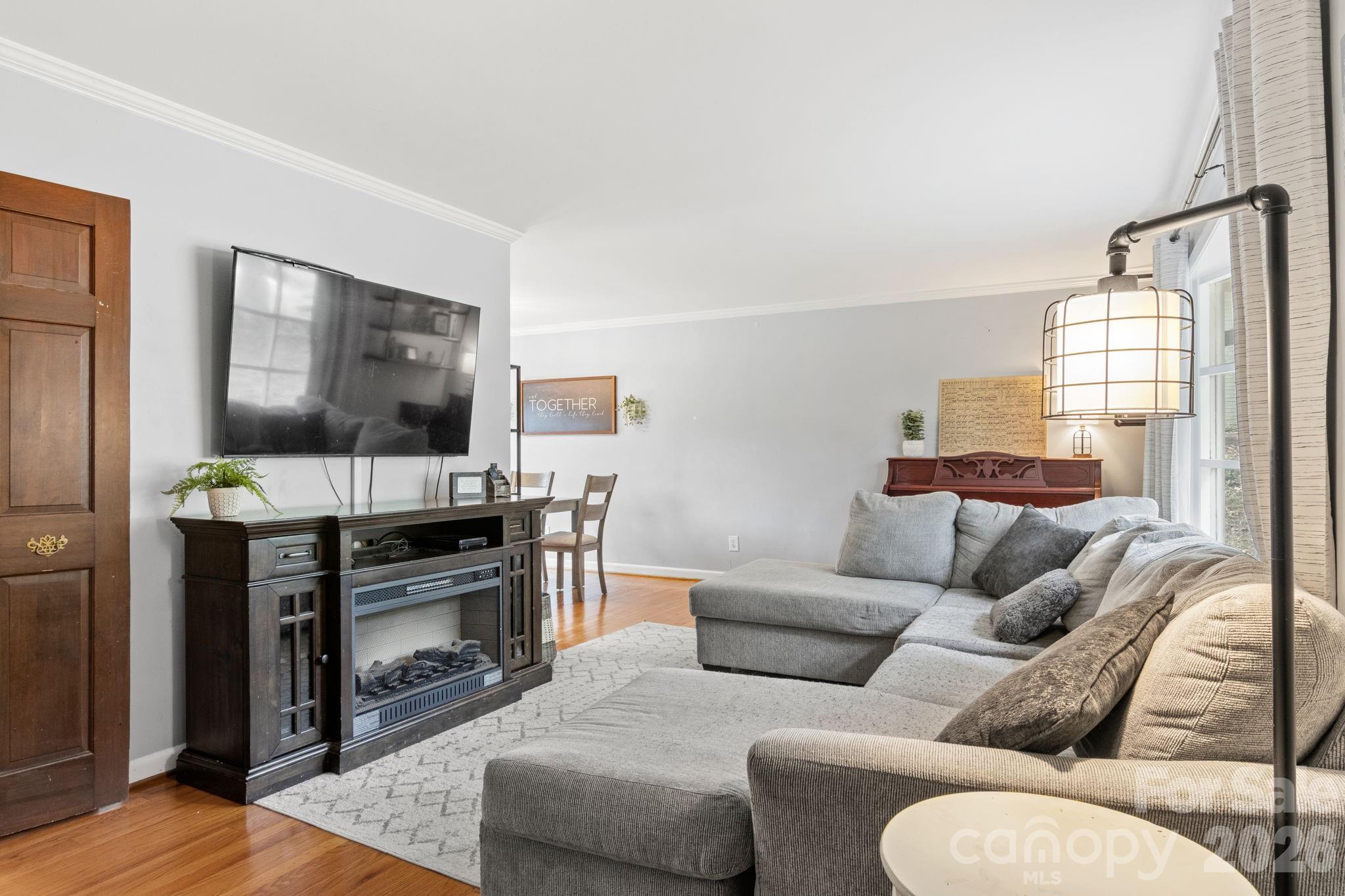 912 Parkwood Road Property Photo 15