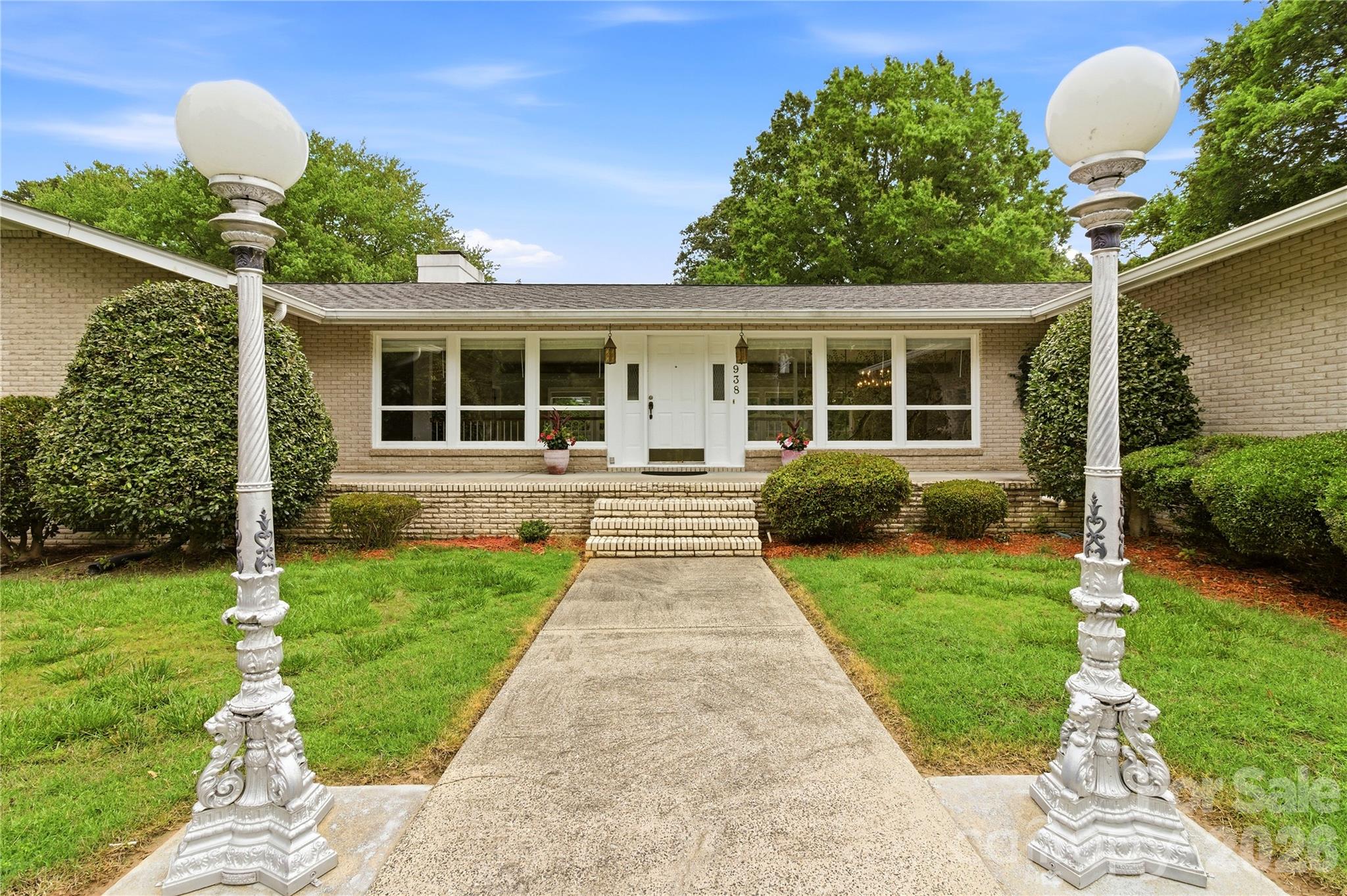 938 Sandswood Drive Property Photo 1