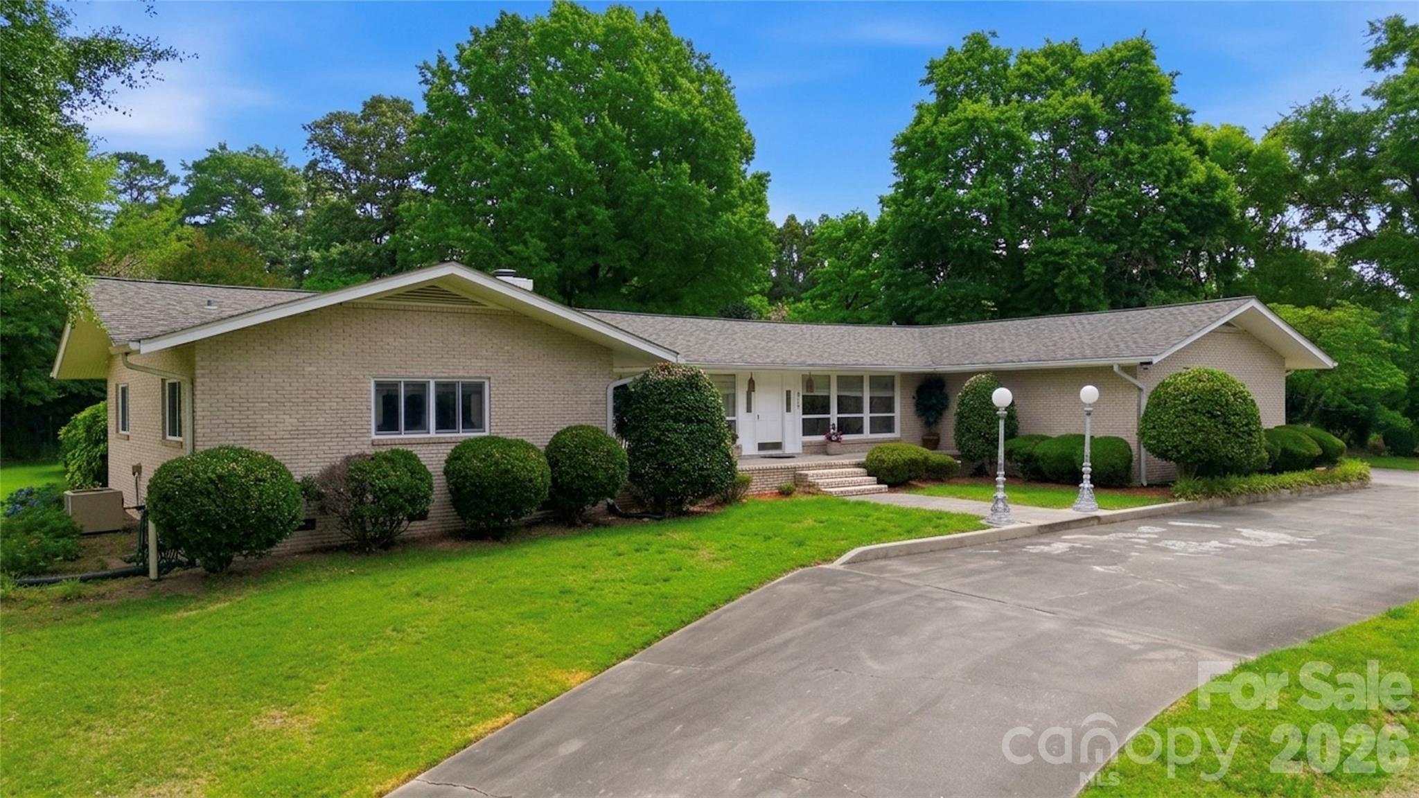 938 Sandswood Drive Property Photo 38