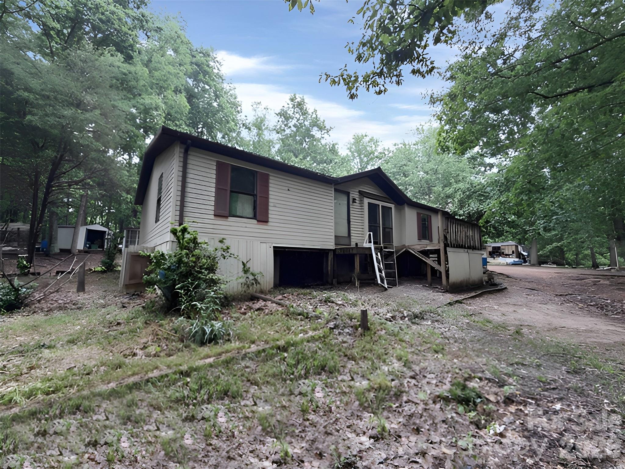 120 Kings Forest Drive Property Photo 1