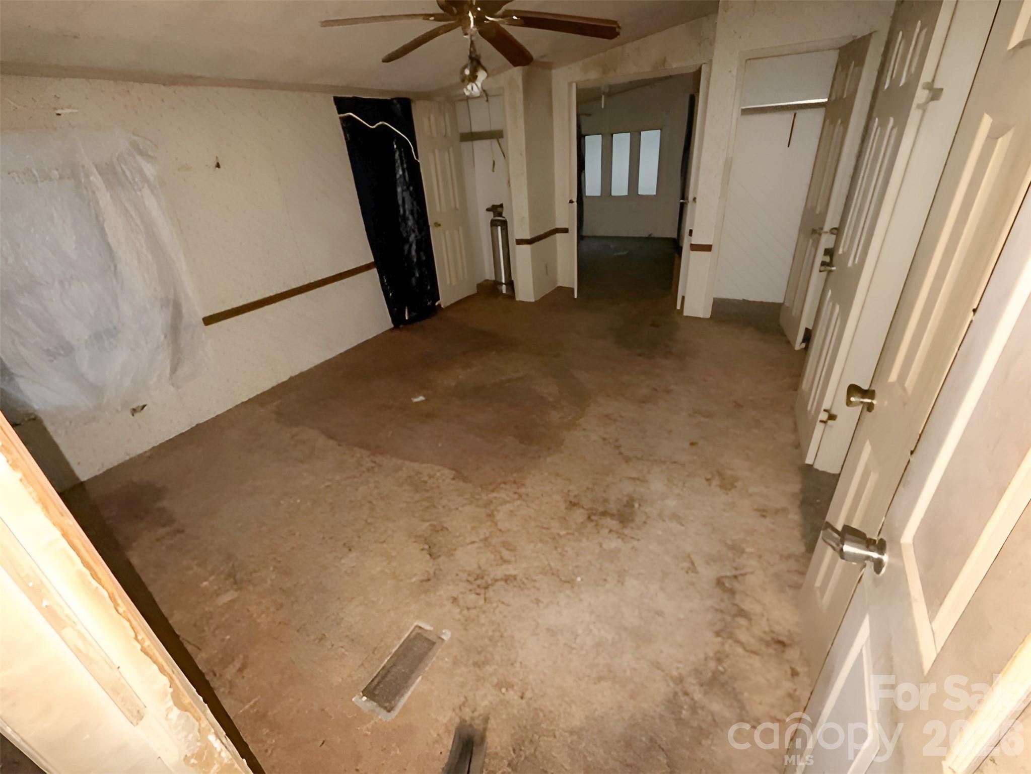 120 Kings Forest Drive Property Photo 4