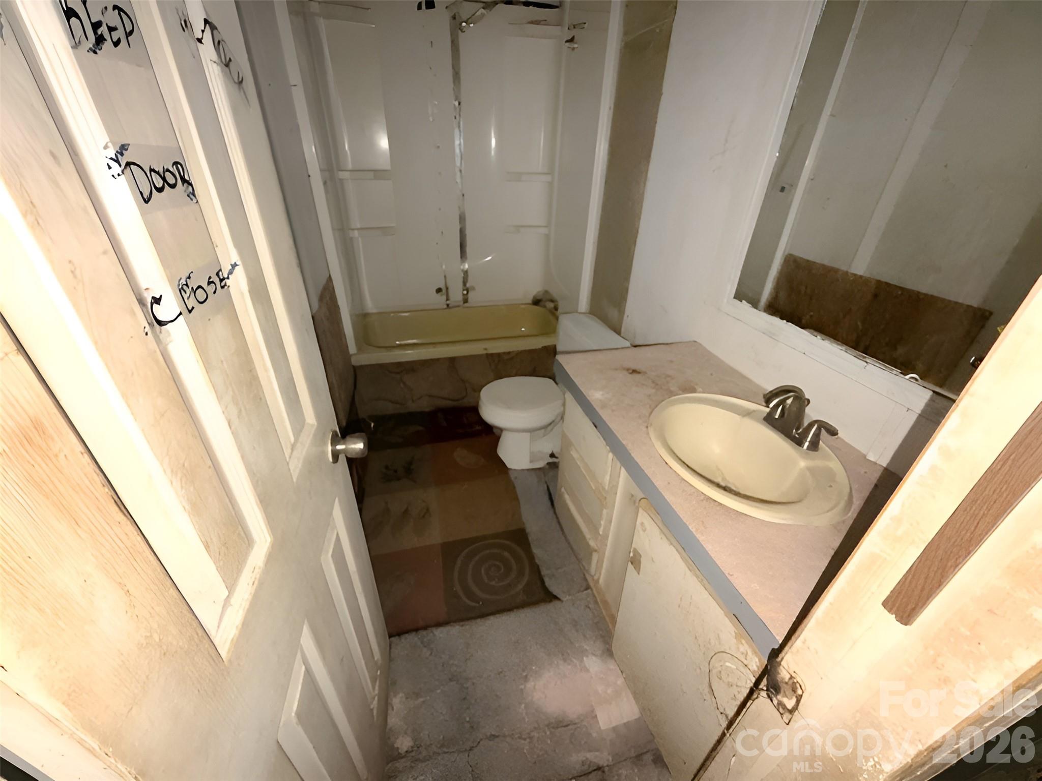 120 Kings Forest Drive Property Photo 11