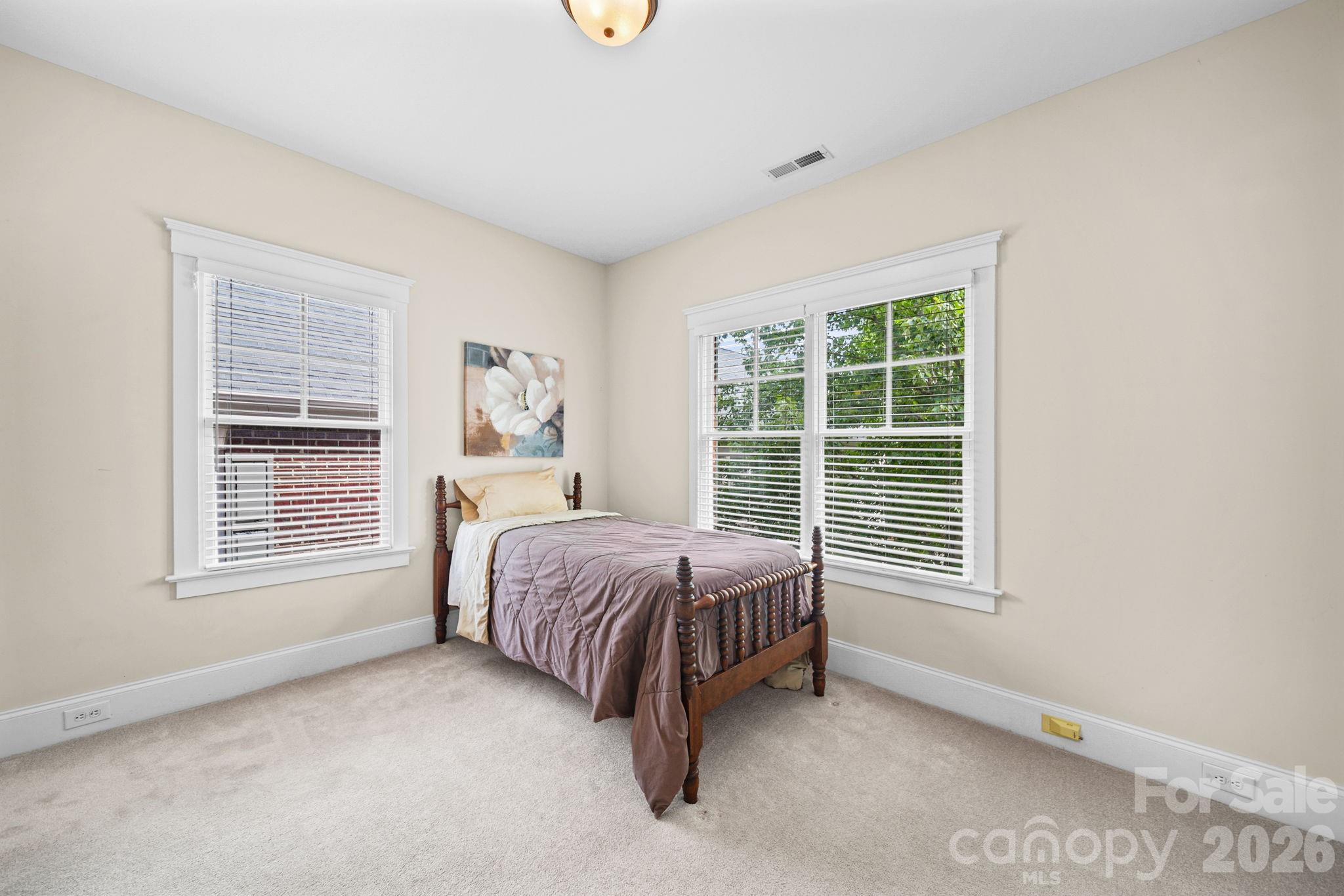 718 Kingsley Way Property Photo 21