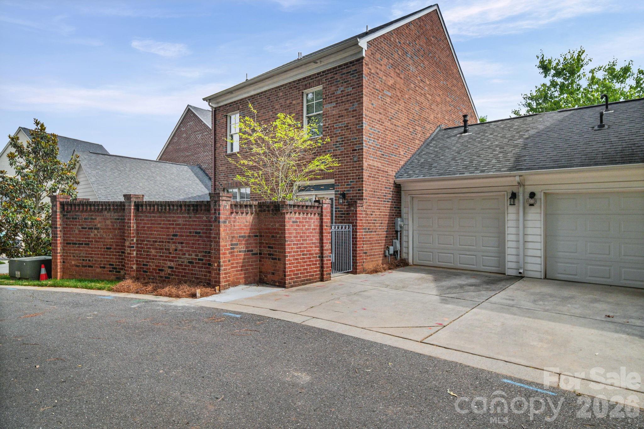 718 Kingsley Way Property Photo 27