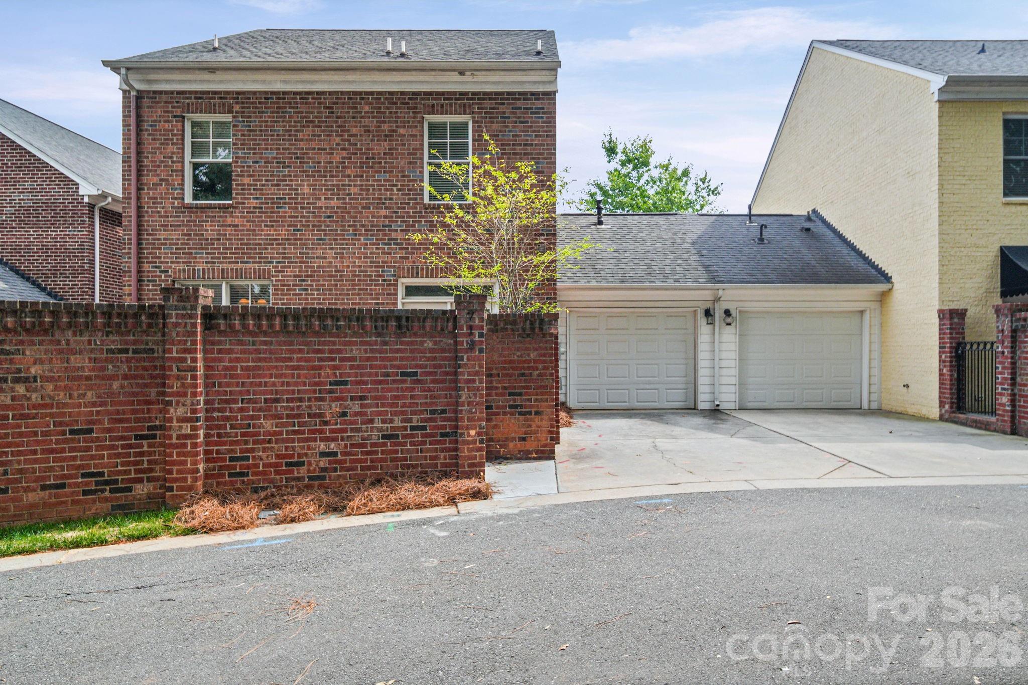 718 Kingsley Way Property Photo 28