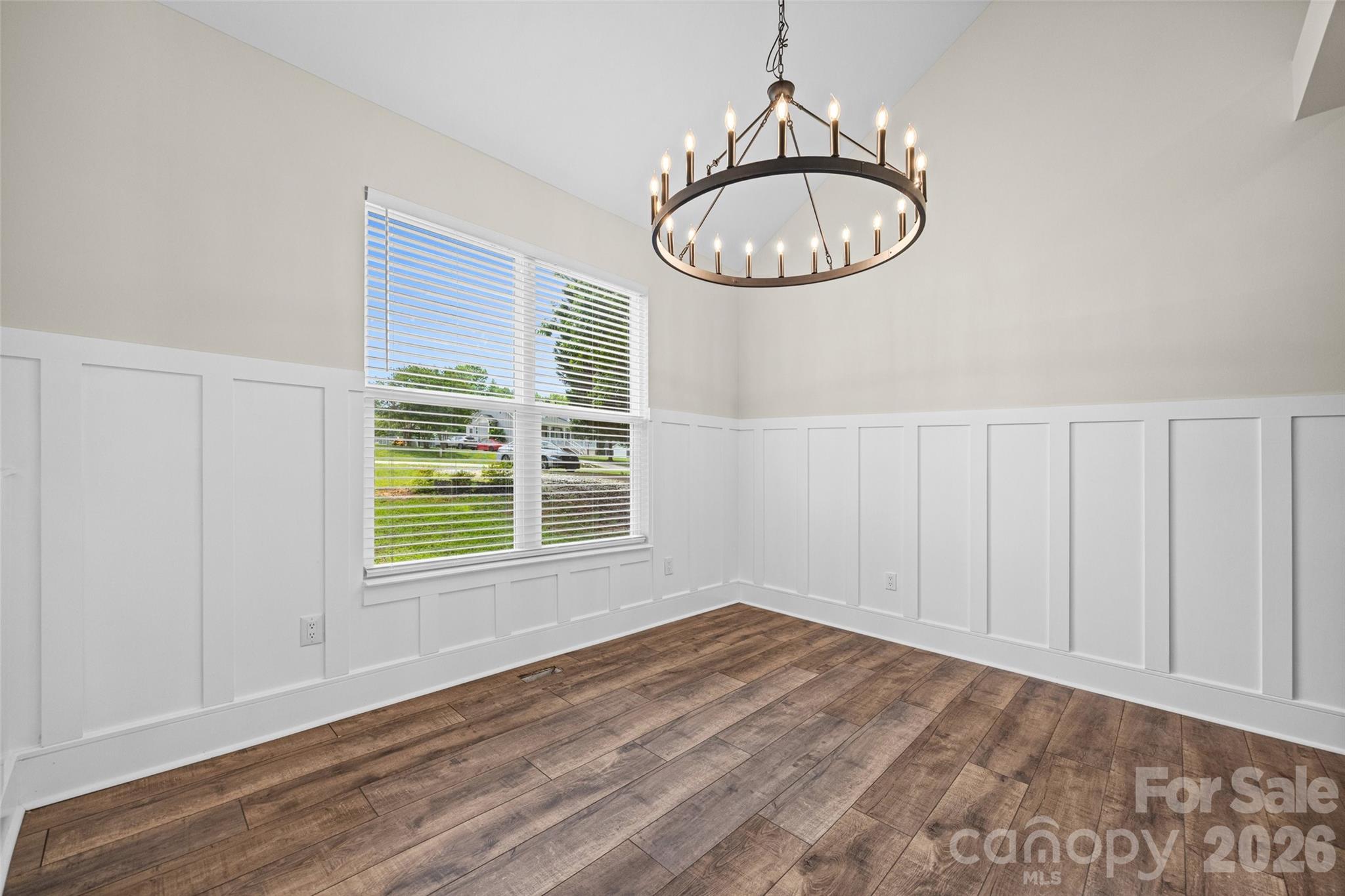 925 Loganberry Lane Property Photo 3