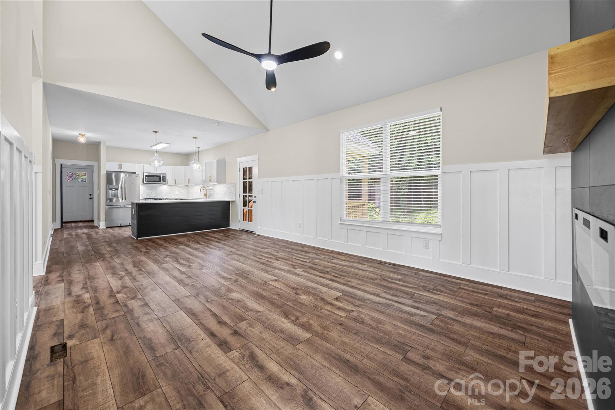 925 Loganberry Lane Property Photo 8