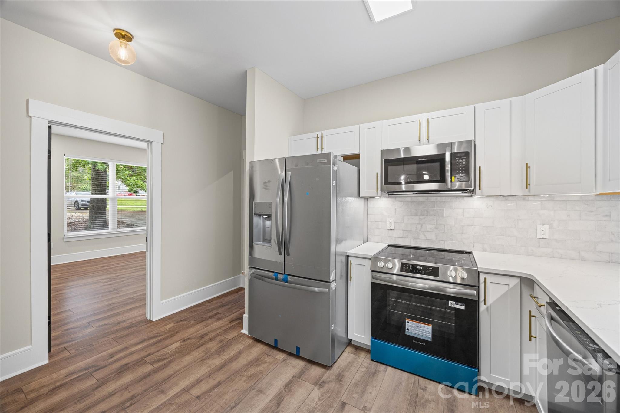 925 Loganberry Lane Property Photo 16