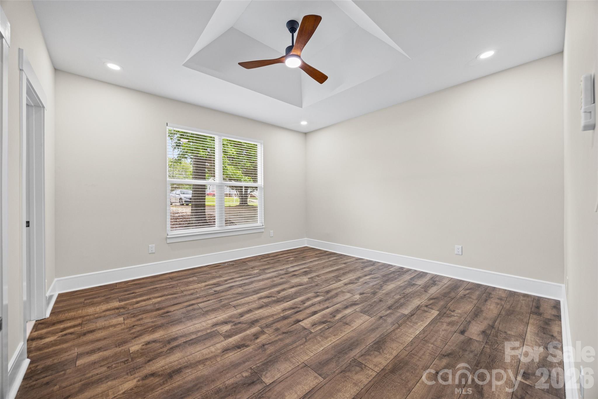 925 Loganberry Lane Property Photo 18