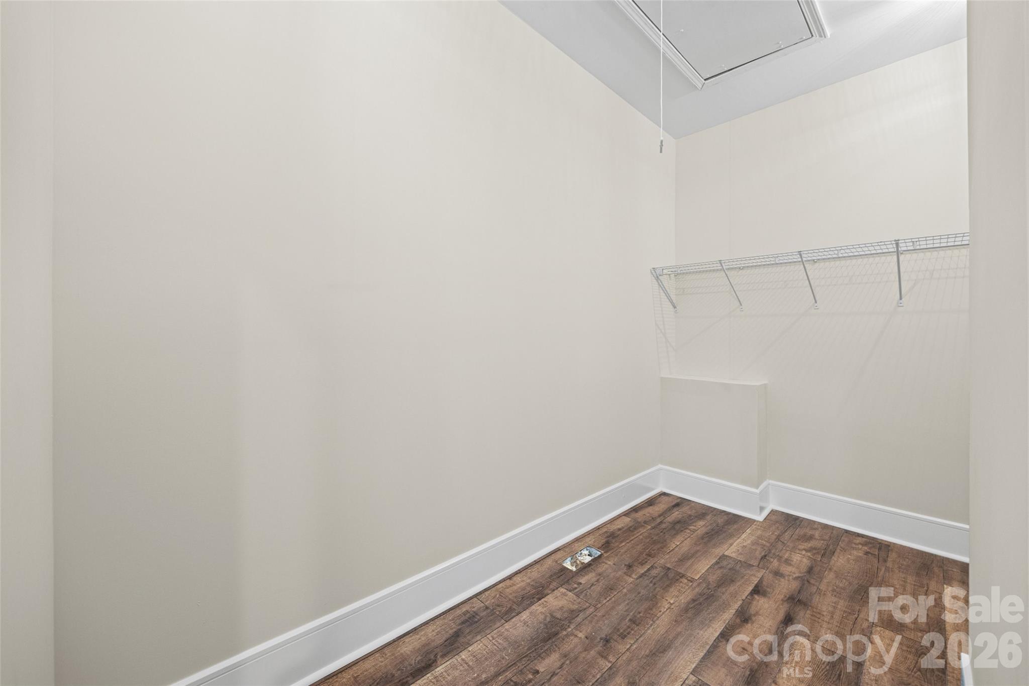 925 Loganberry Lane Property Photo 21
