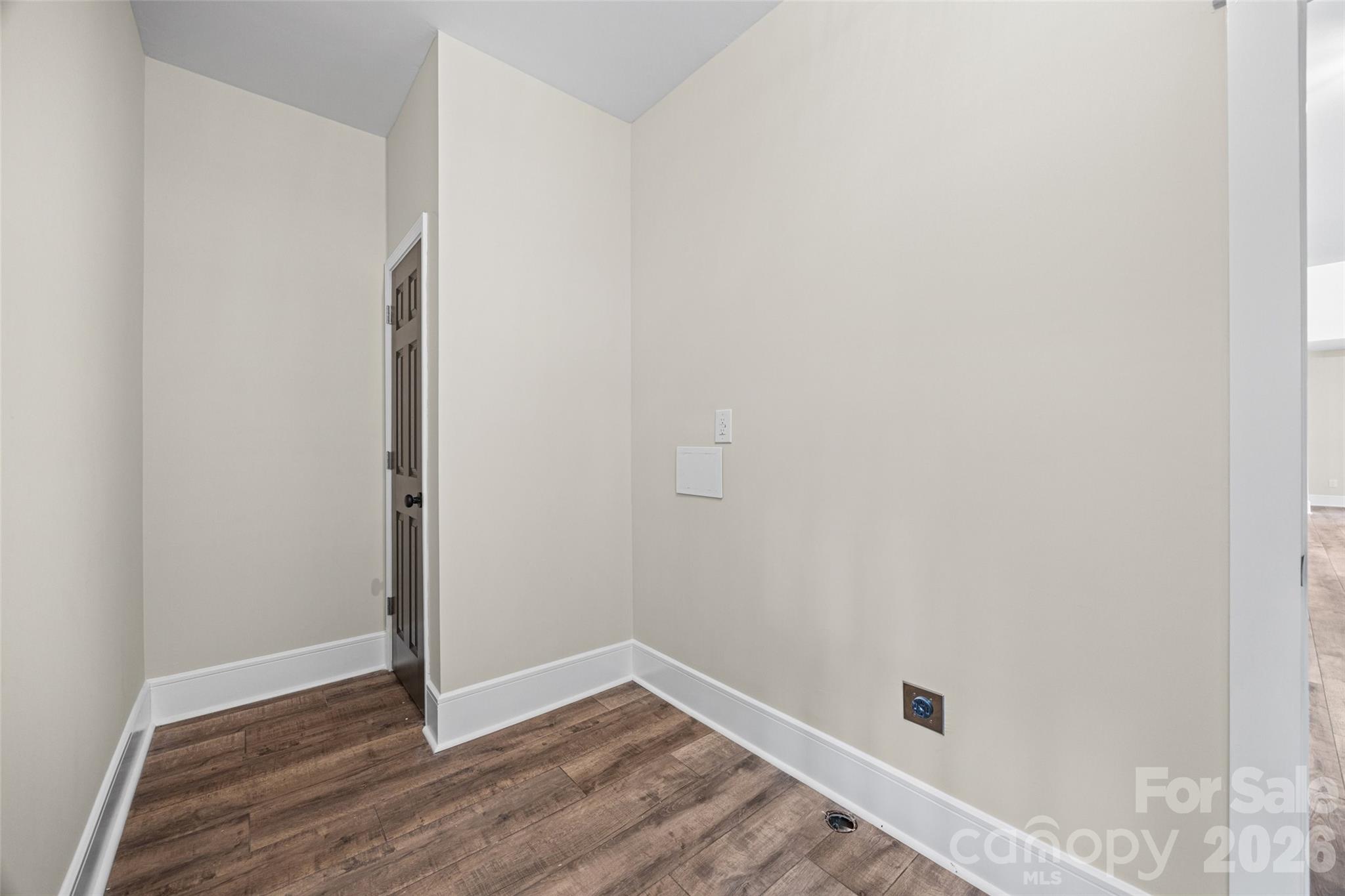 925 Loganberry Lane Property Photo 22
