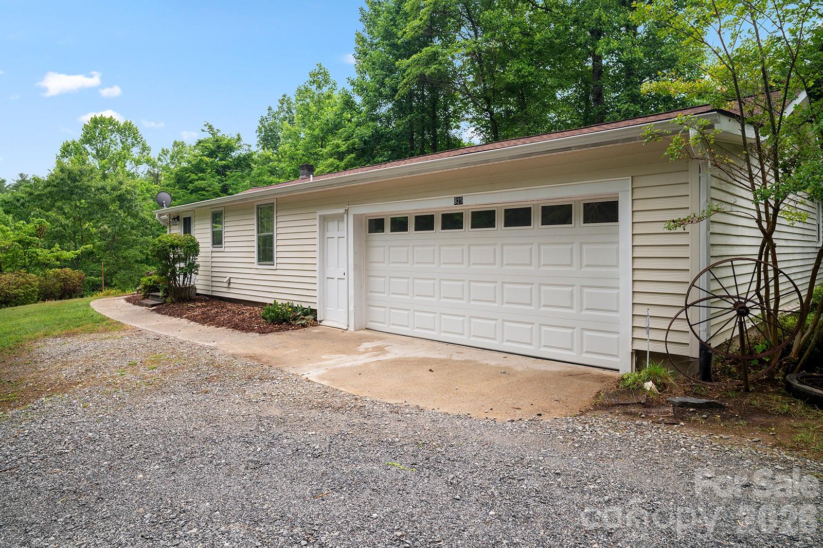 825 Gallimore Road Property Photo 6