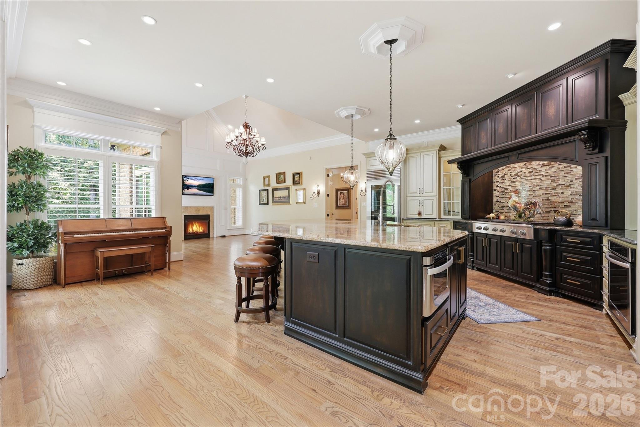 3531 Aqua Point Drive Property Photo 6