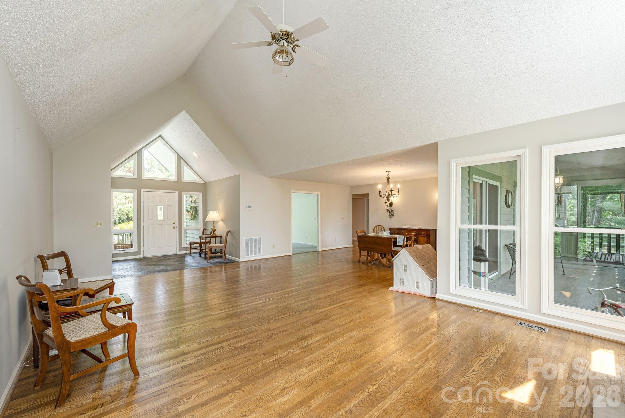 129 Forest View Drive Property Photo 10