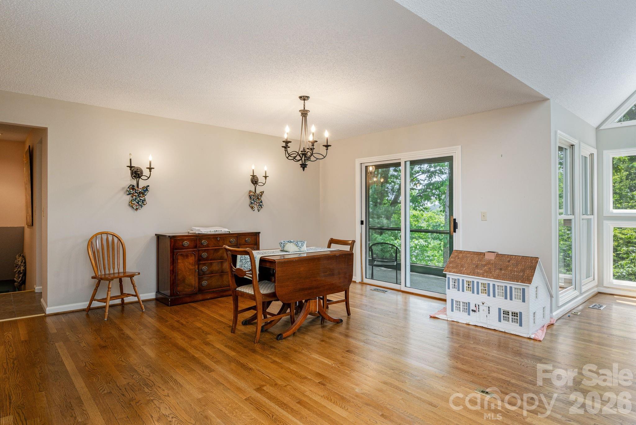 129 Forest View Drive Property Photo 11