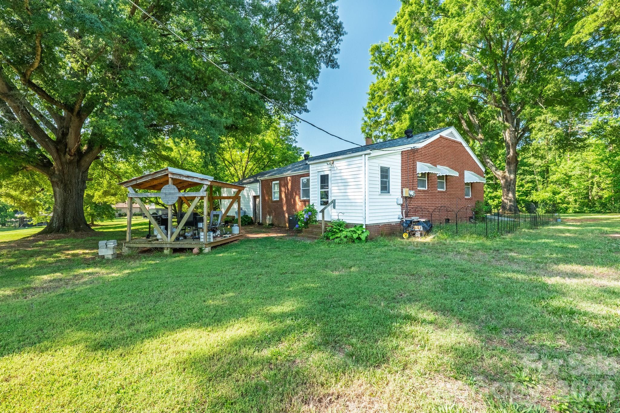 655 Edmiston Road Property Photo 18