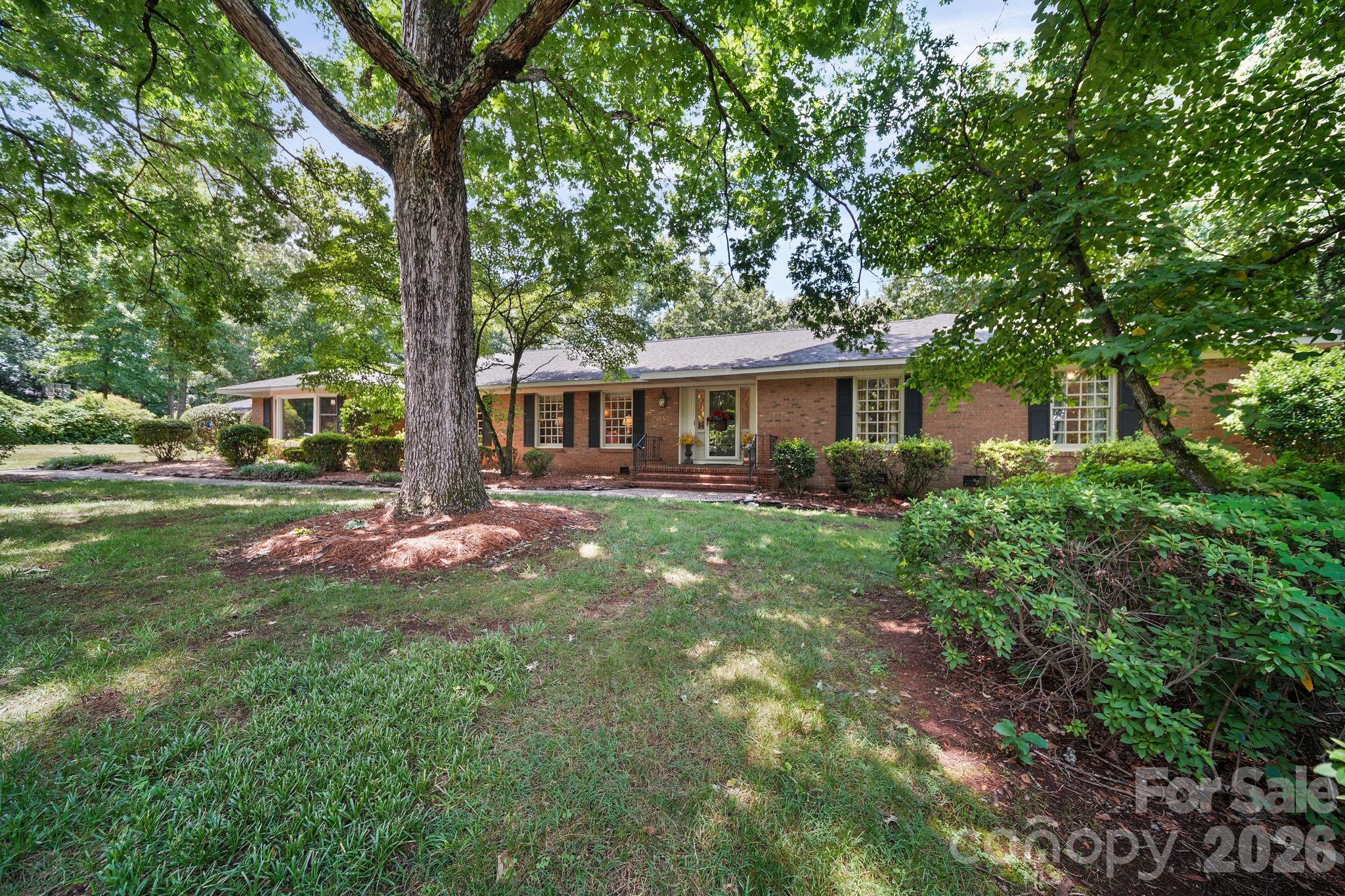 2925 Grampian Drive Property Photo 1