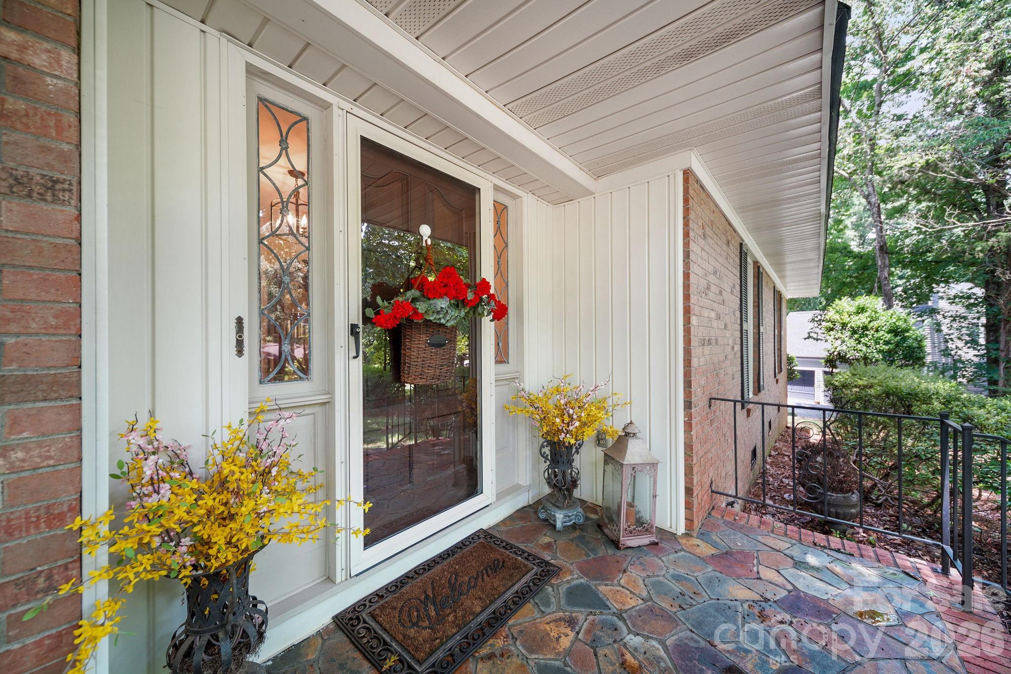 2925 Grampian Drive Property Photo 2