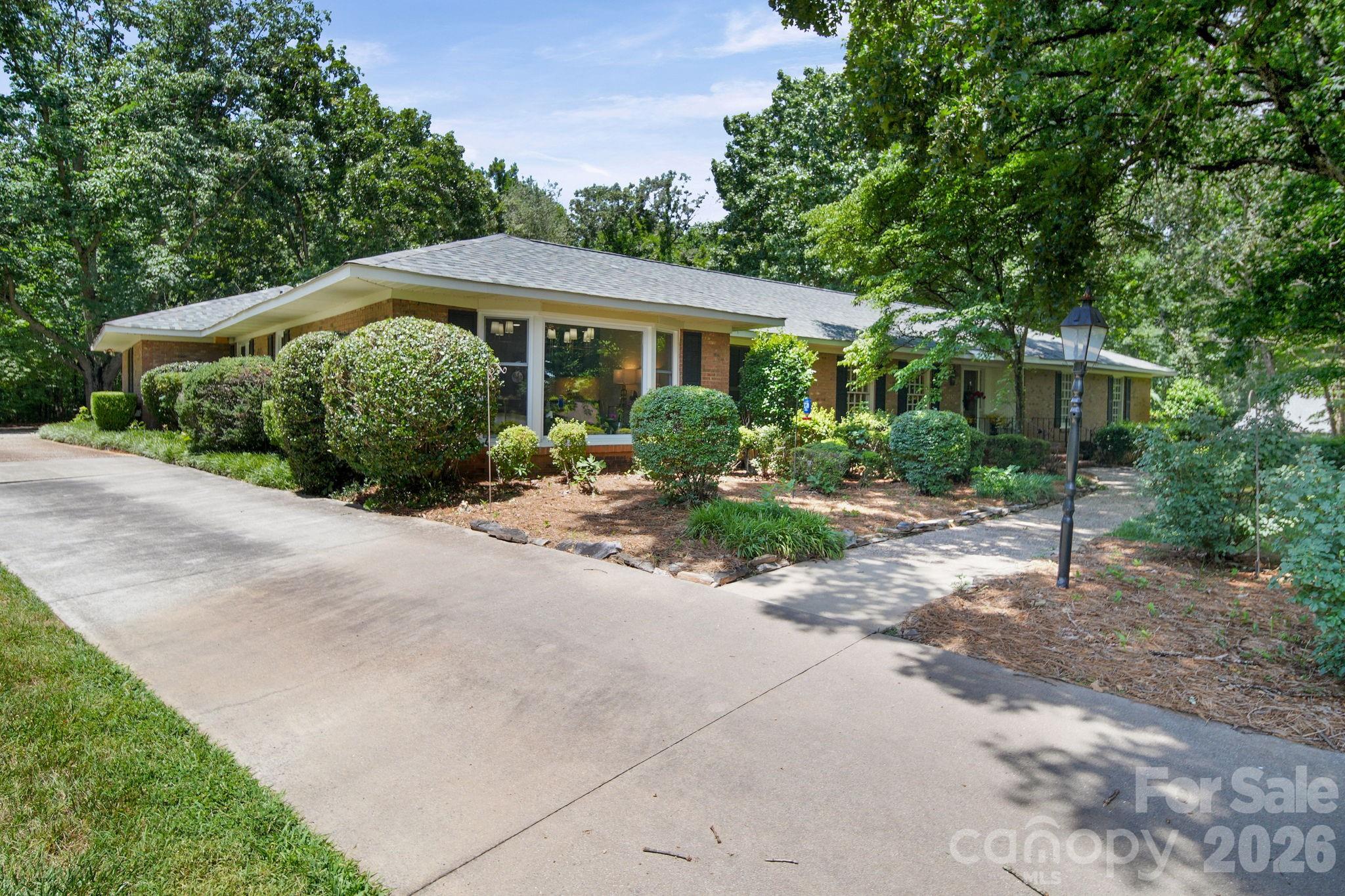 2925 Grampian Drive Property Photo 29