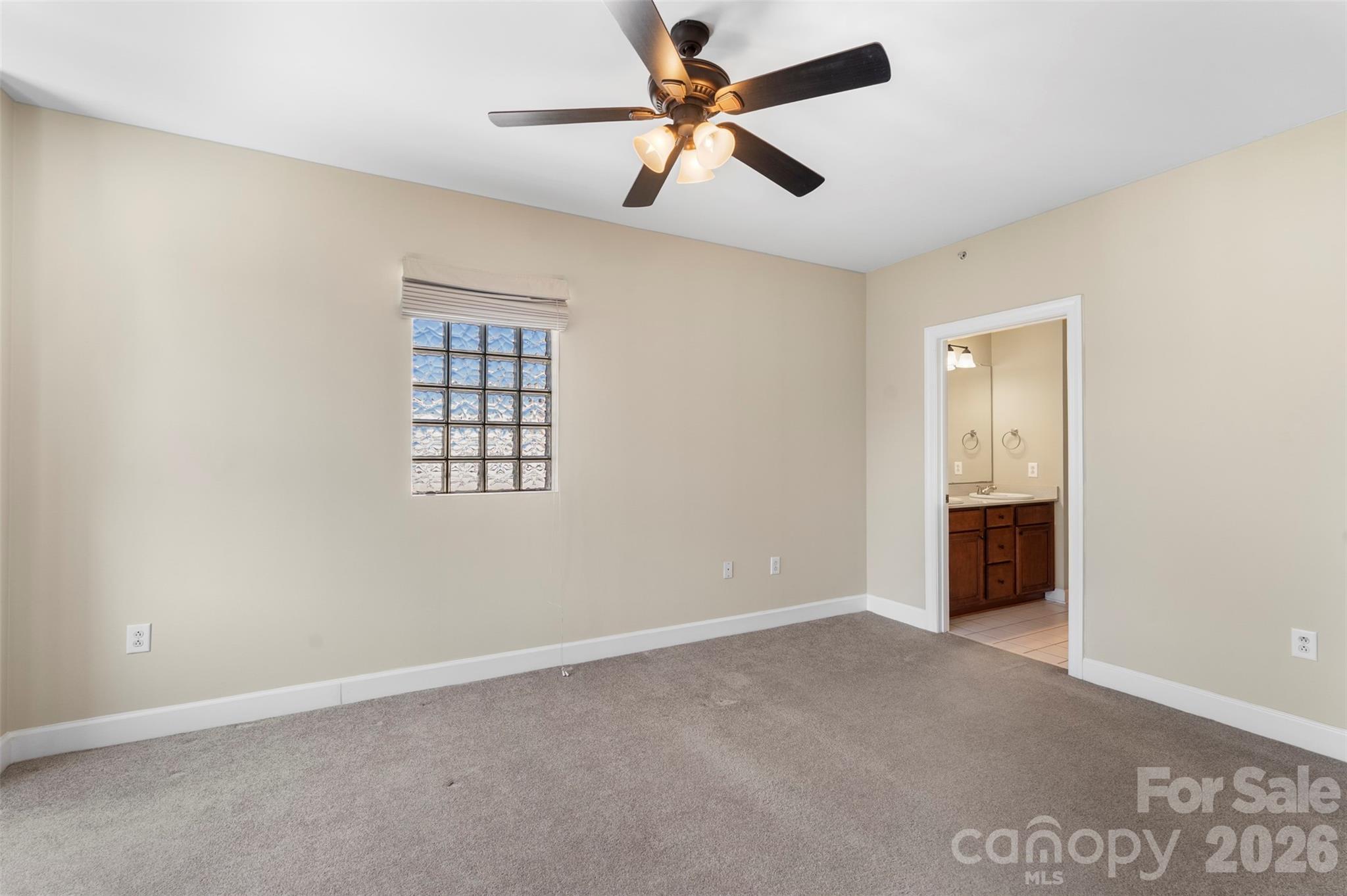 718 W Trade Street 801 Property Photo 19