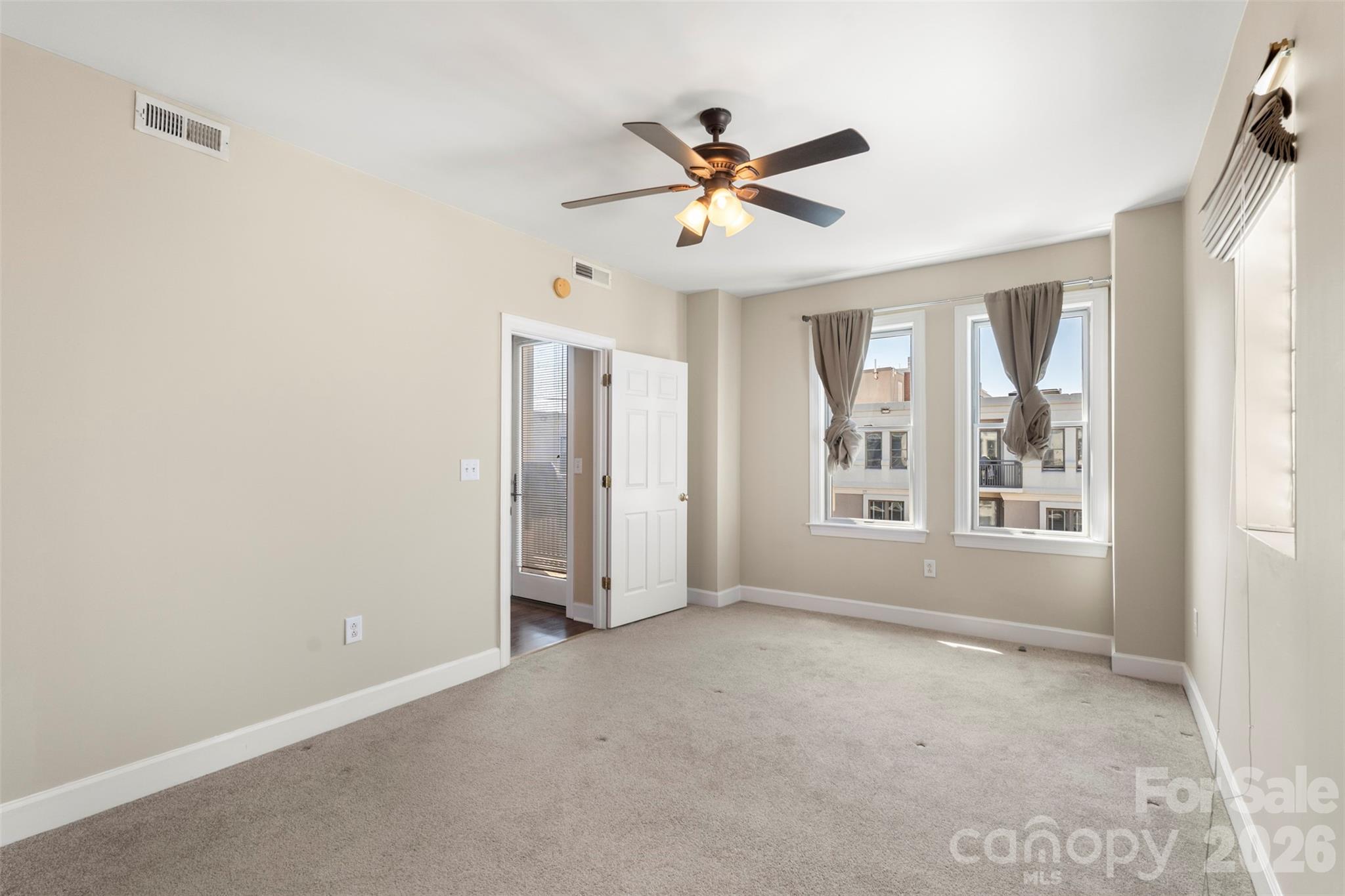 718 W Trade Street 801 Property Photo 20
