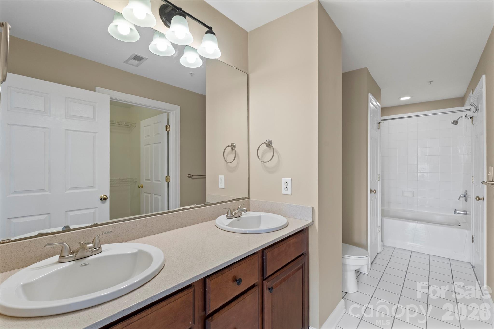 718 W Trade Street 801 Property Photo 21