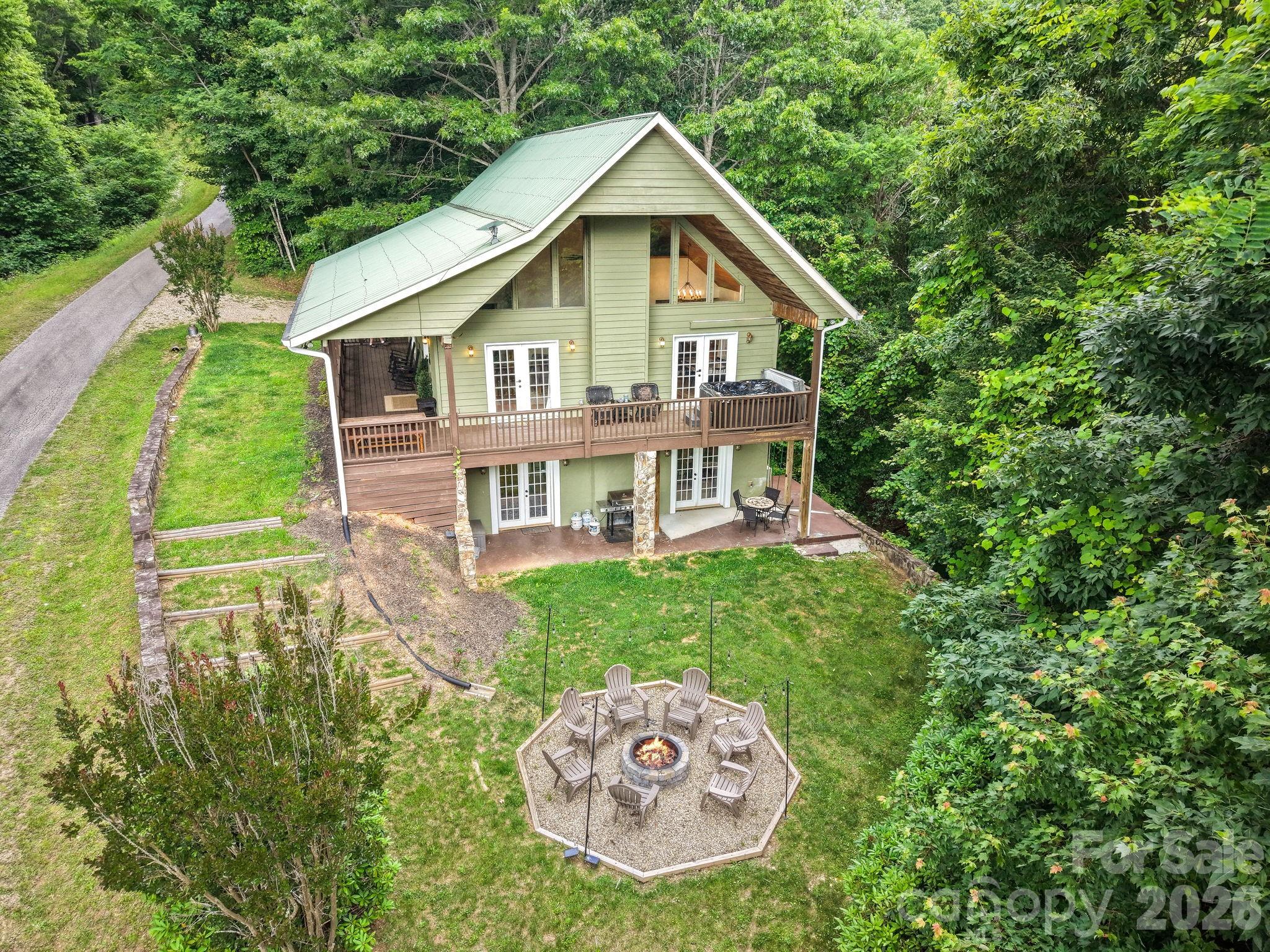 576 Grizzly Ridge Property Photo 2