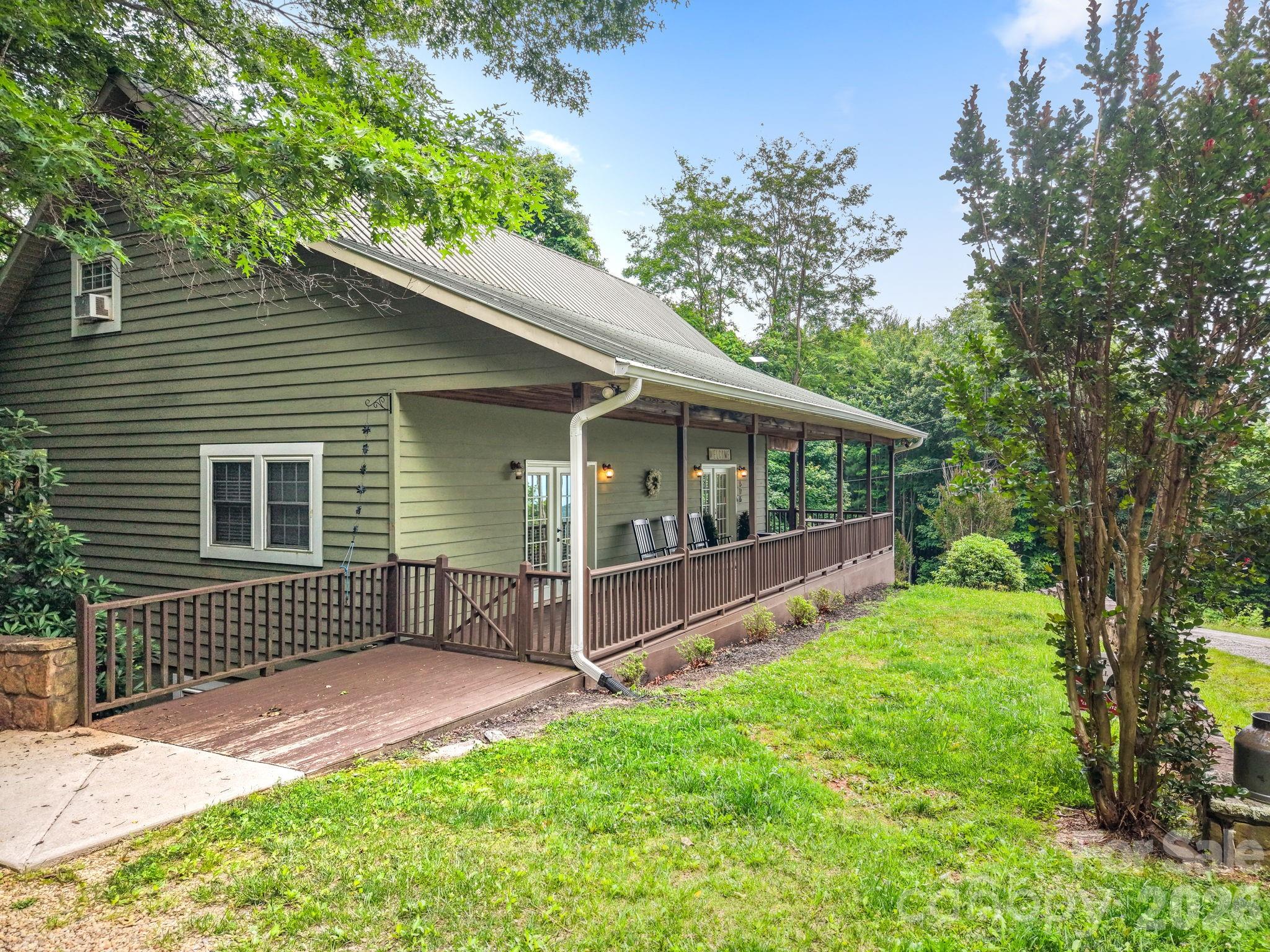 576 Grizzly Ridge Property Photo 3