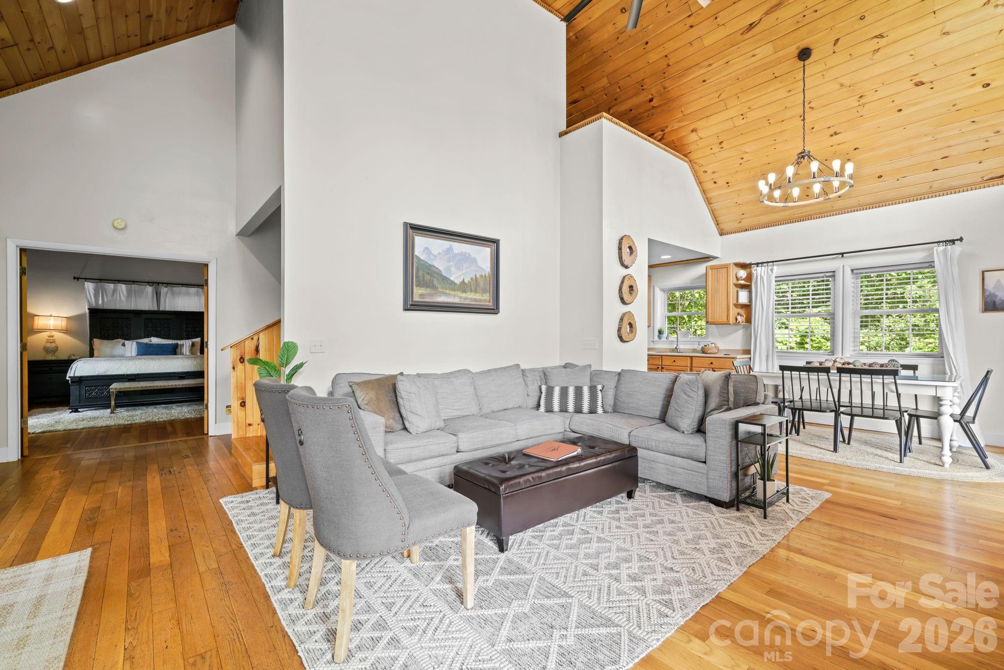 576 Grizzly Ridge Property Photo 5