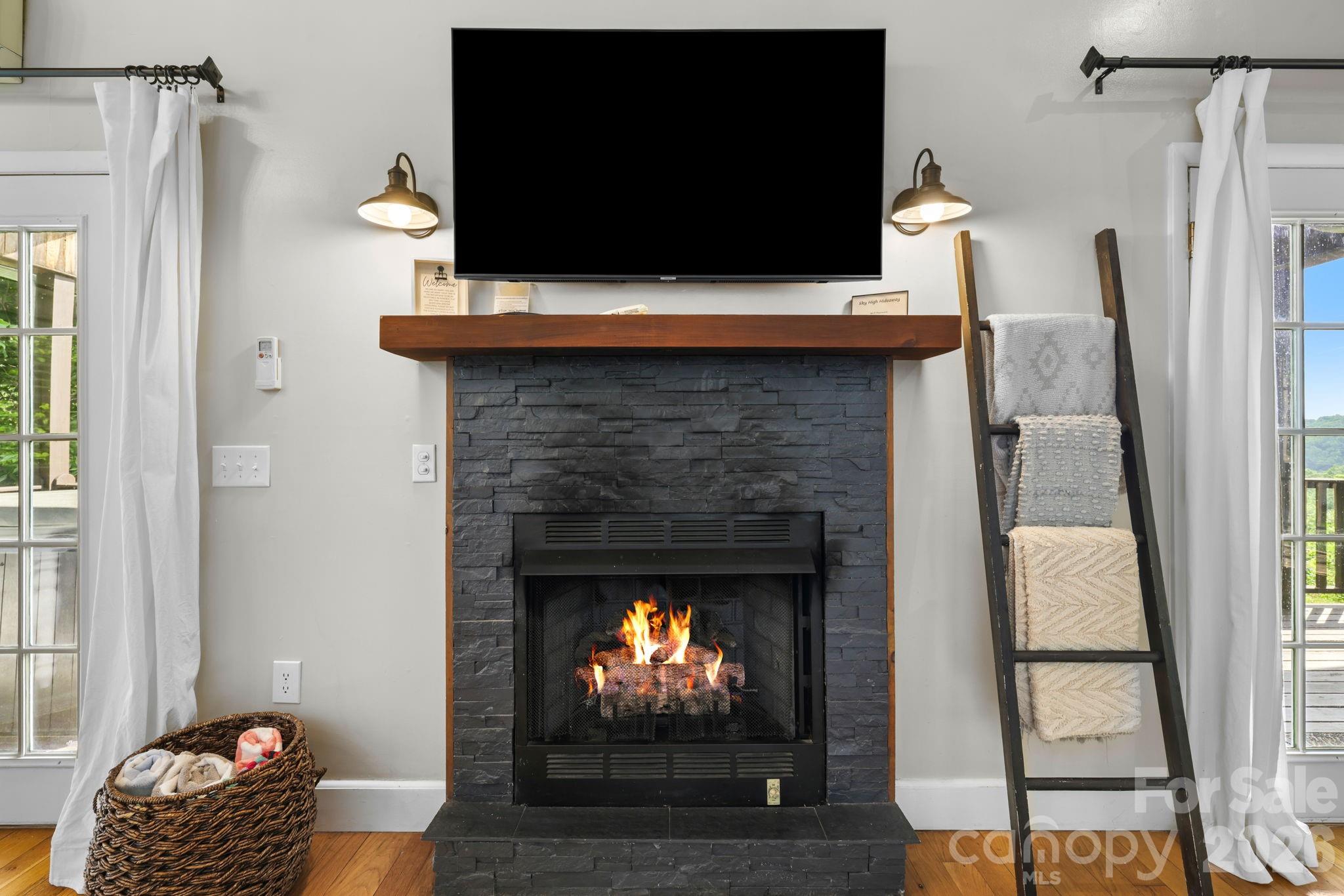 576 Grizzly Ridge Property Photo 7