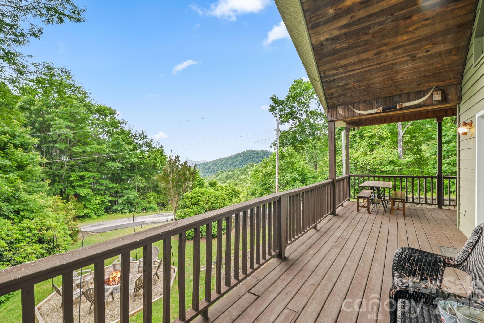 576 Grizzly Ridge Property Photo 14