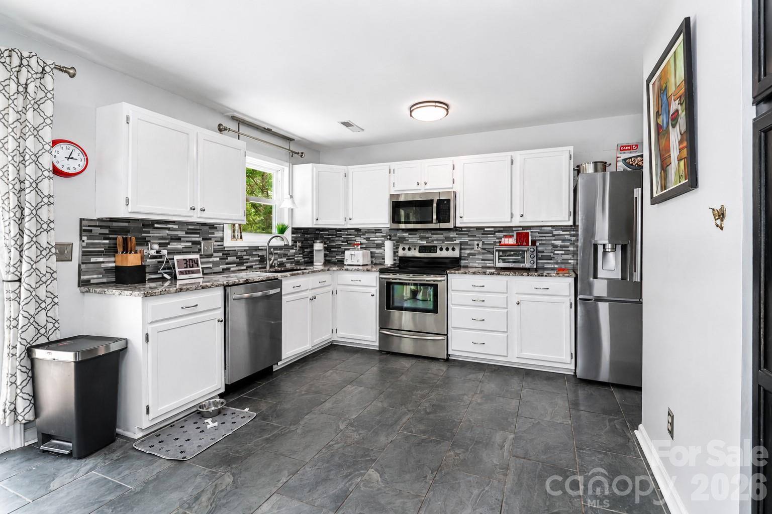 105 Lake Top Lane Property Photo 15
