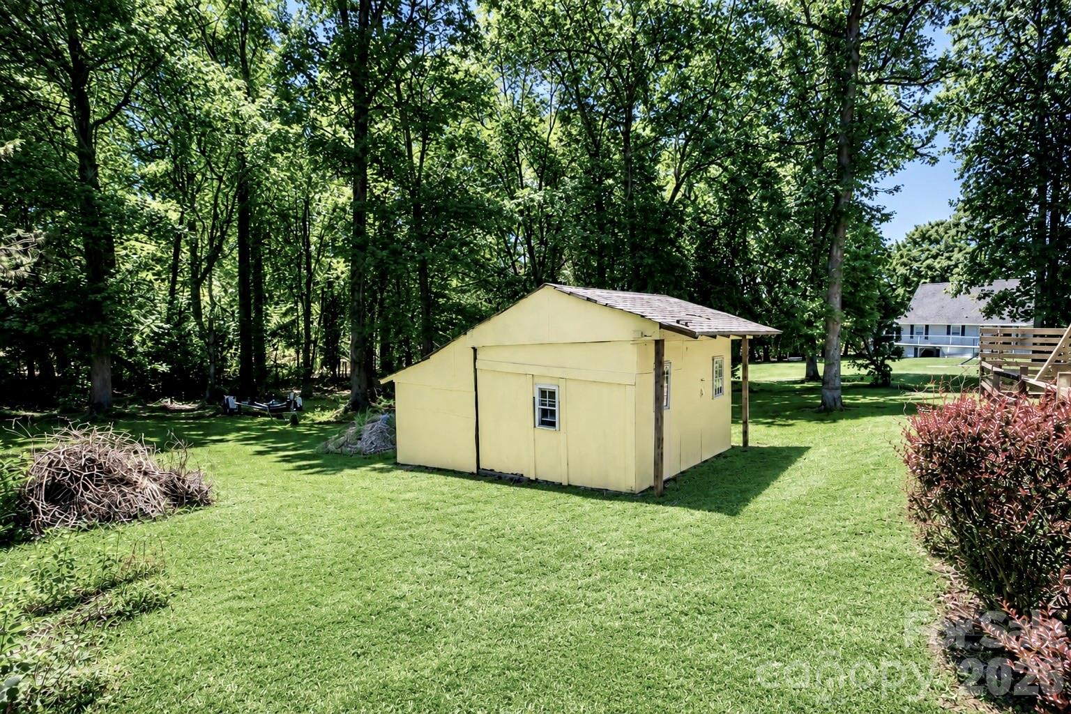 105 Lake Top Lane Property Photo 38