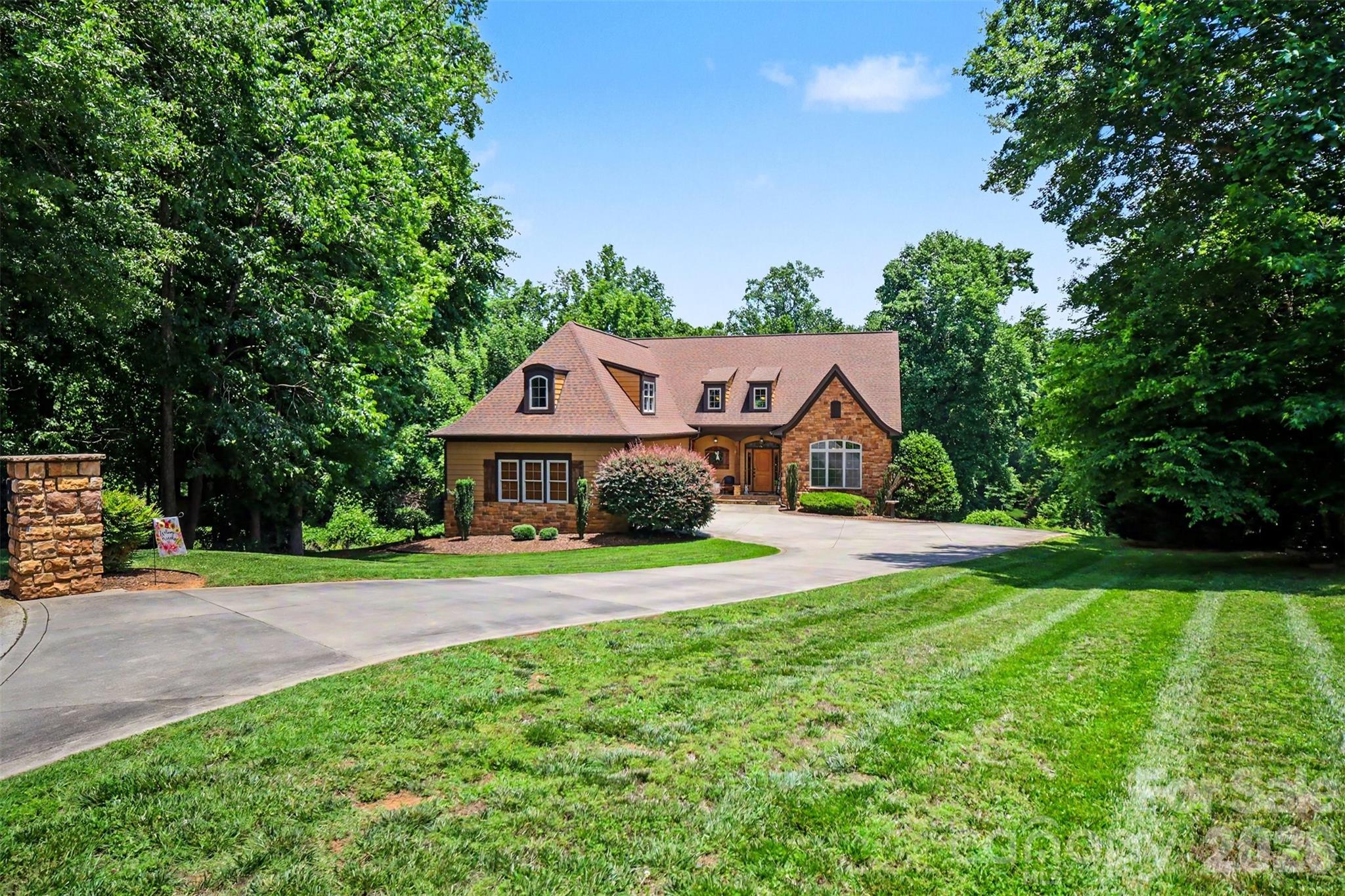 401 Yorkfield Drive Property Photo 1