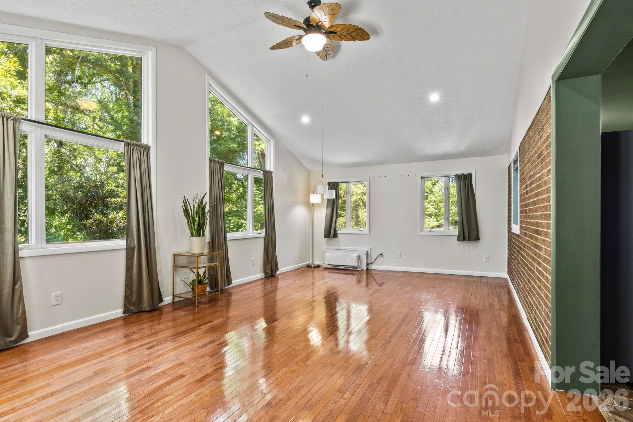 2951 7th Street Drive Property Photo 4