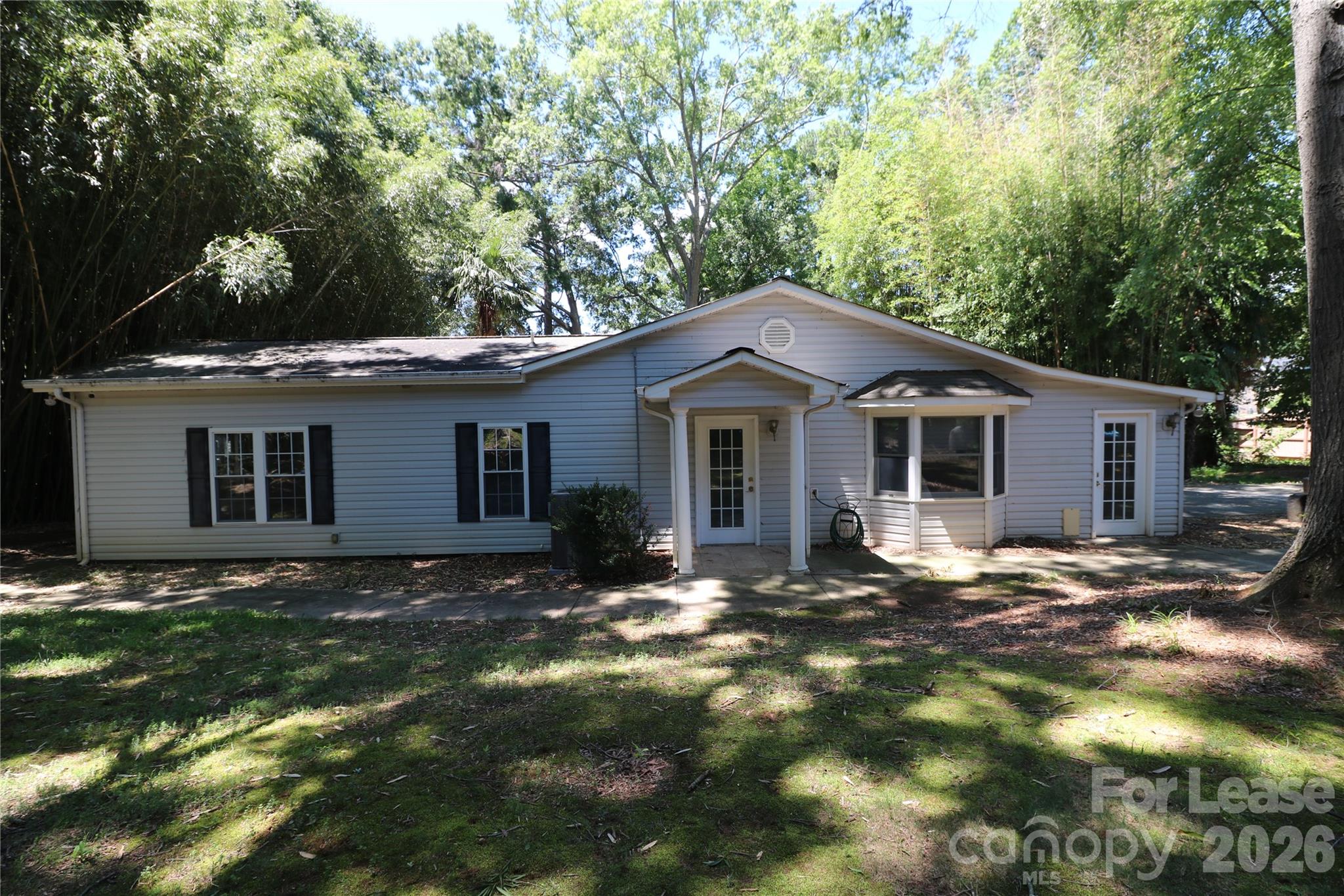 4589 Giles Avenue Property Photo 3