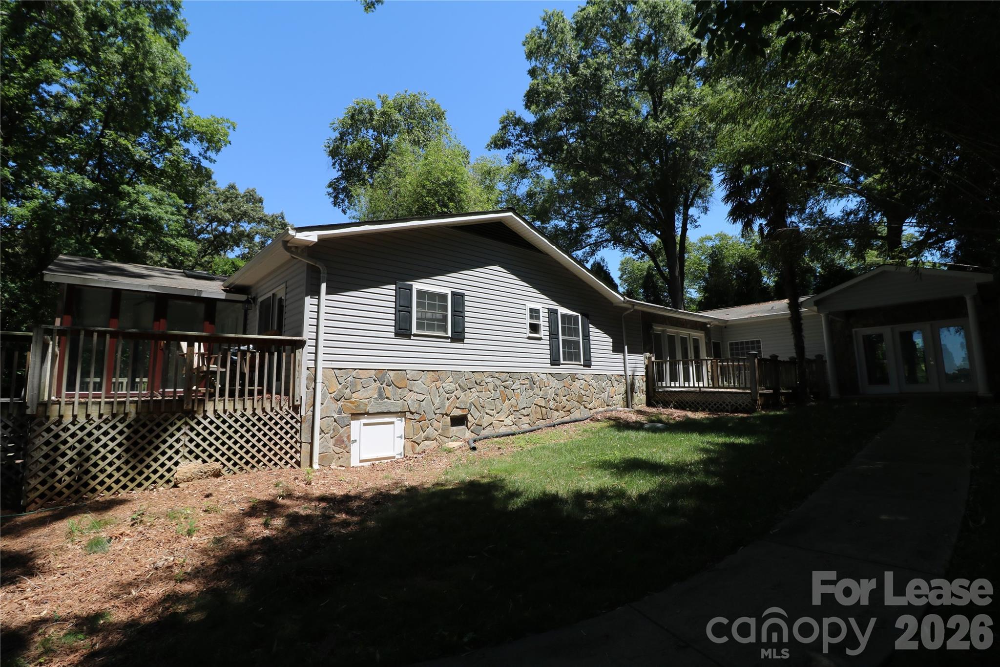 4589 Giles Avenue Property Photo 5