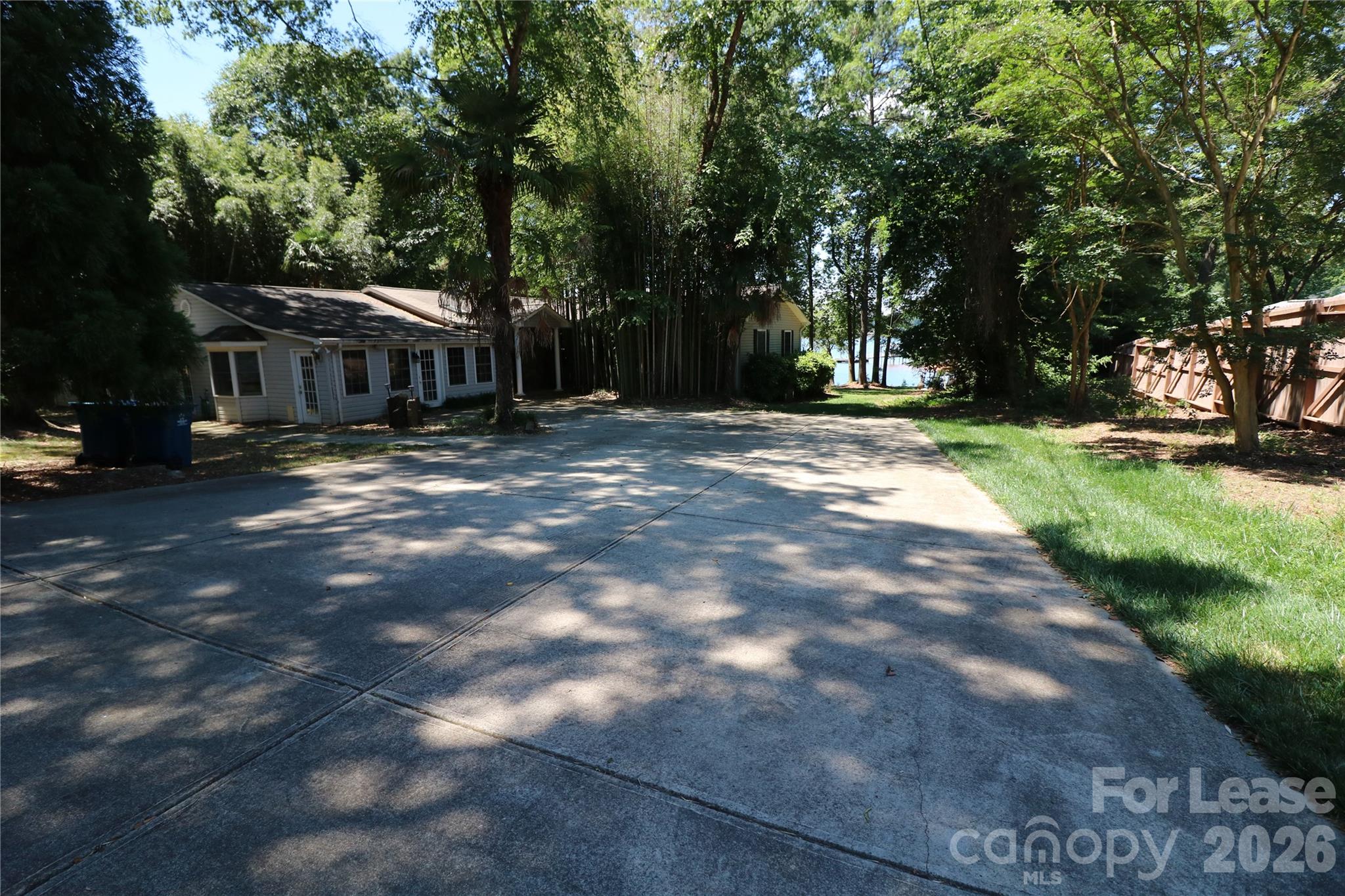4589 Giles Avenue Property Photo 9