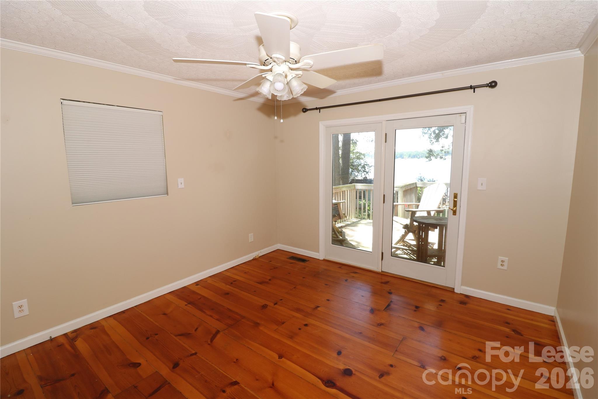 4589 Giles Avenue Property Photo 34