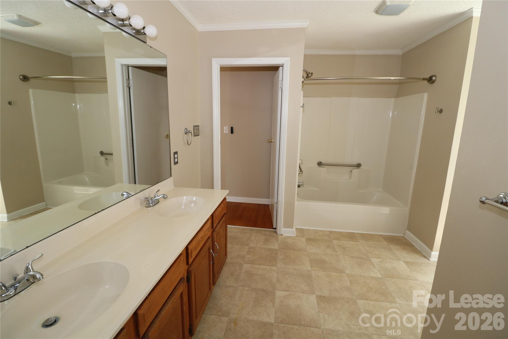 4589 Giles Avenue Property Photo 35