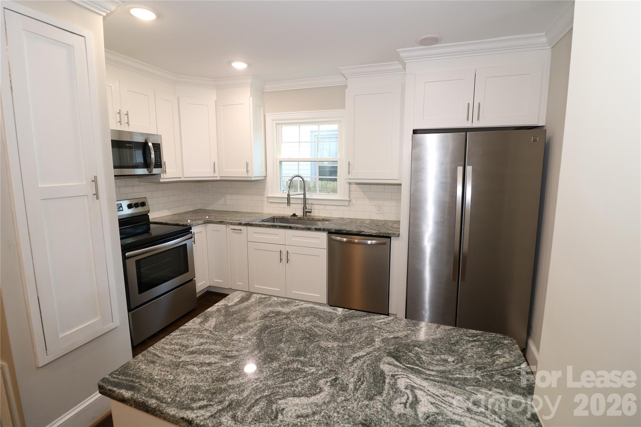 2227 Celia Avenue Property Photo 7