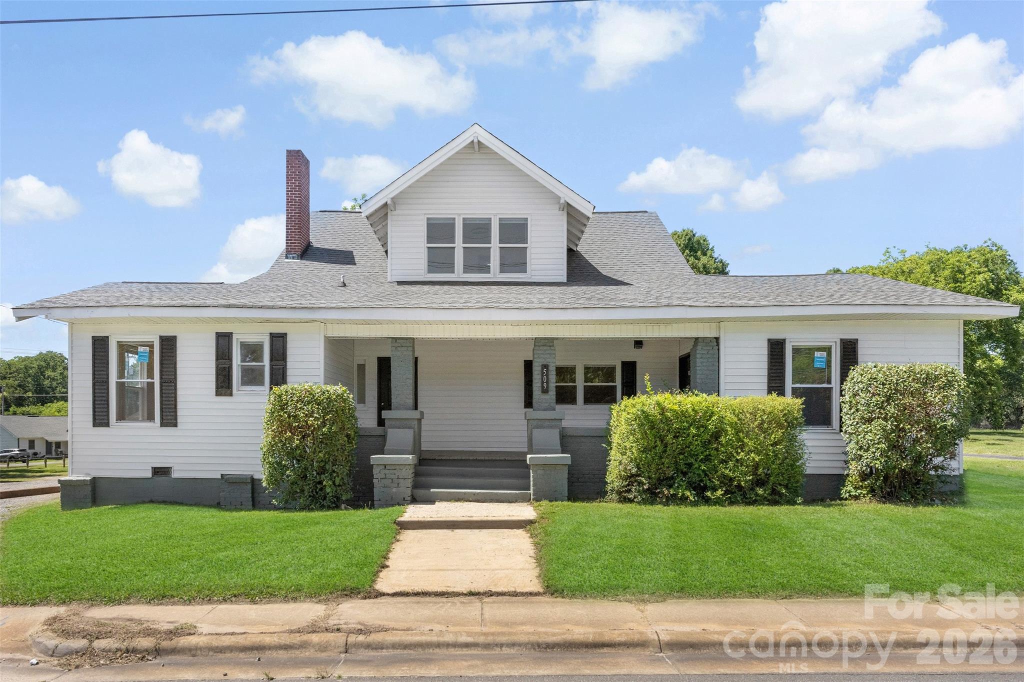 509 E Grover Street Property Photo 1