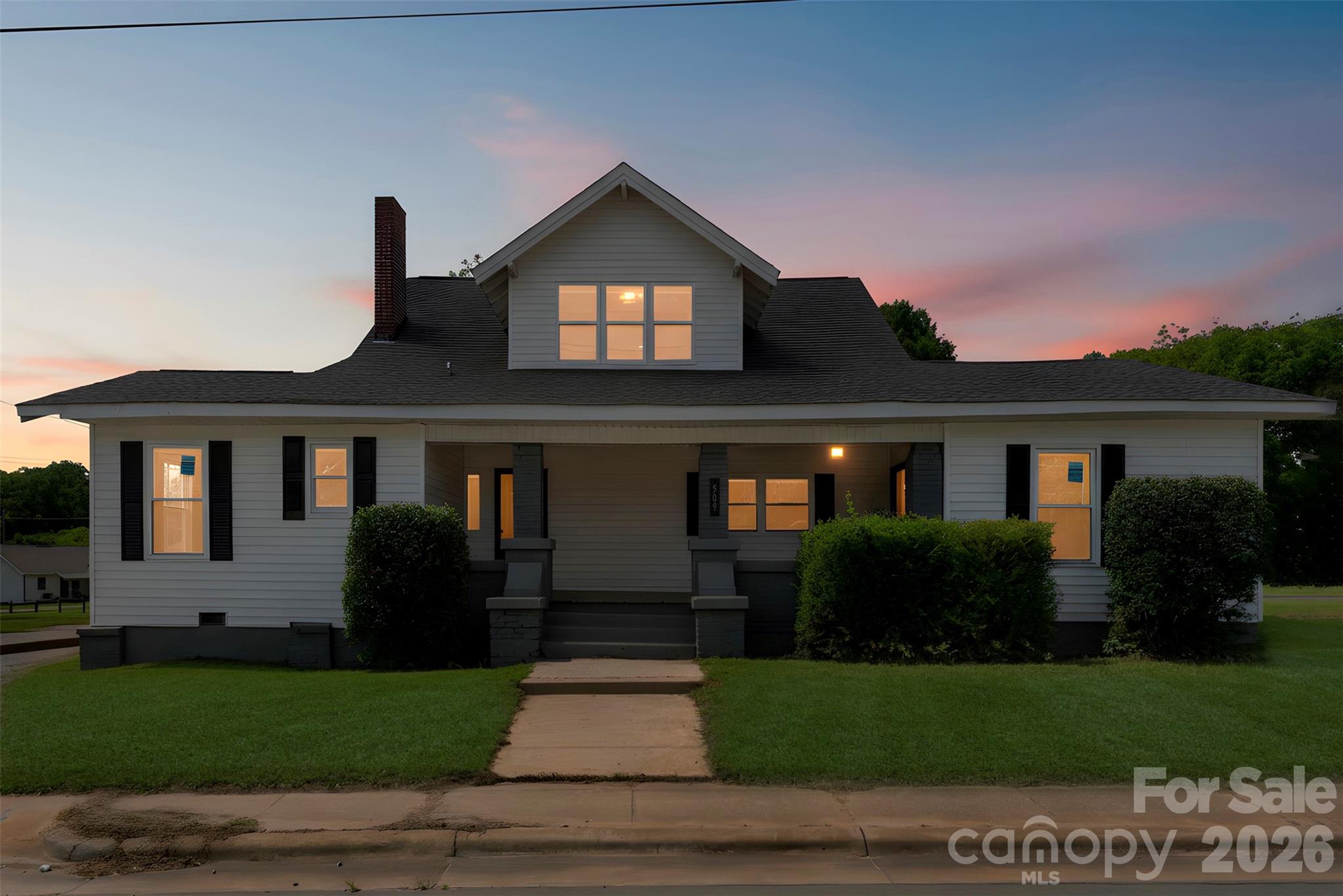 509 E Grover Street Property Photo 2