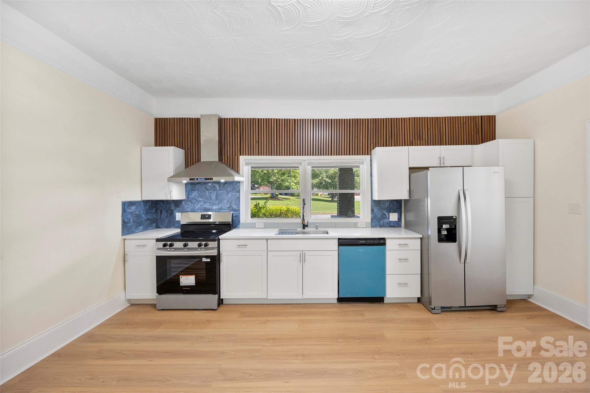 509 E Grover Street Property Photo 9