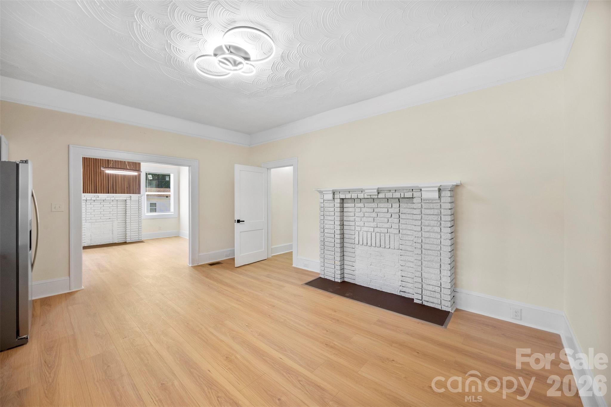 509 E Grover Street Property Photo 12