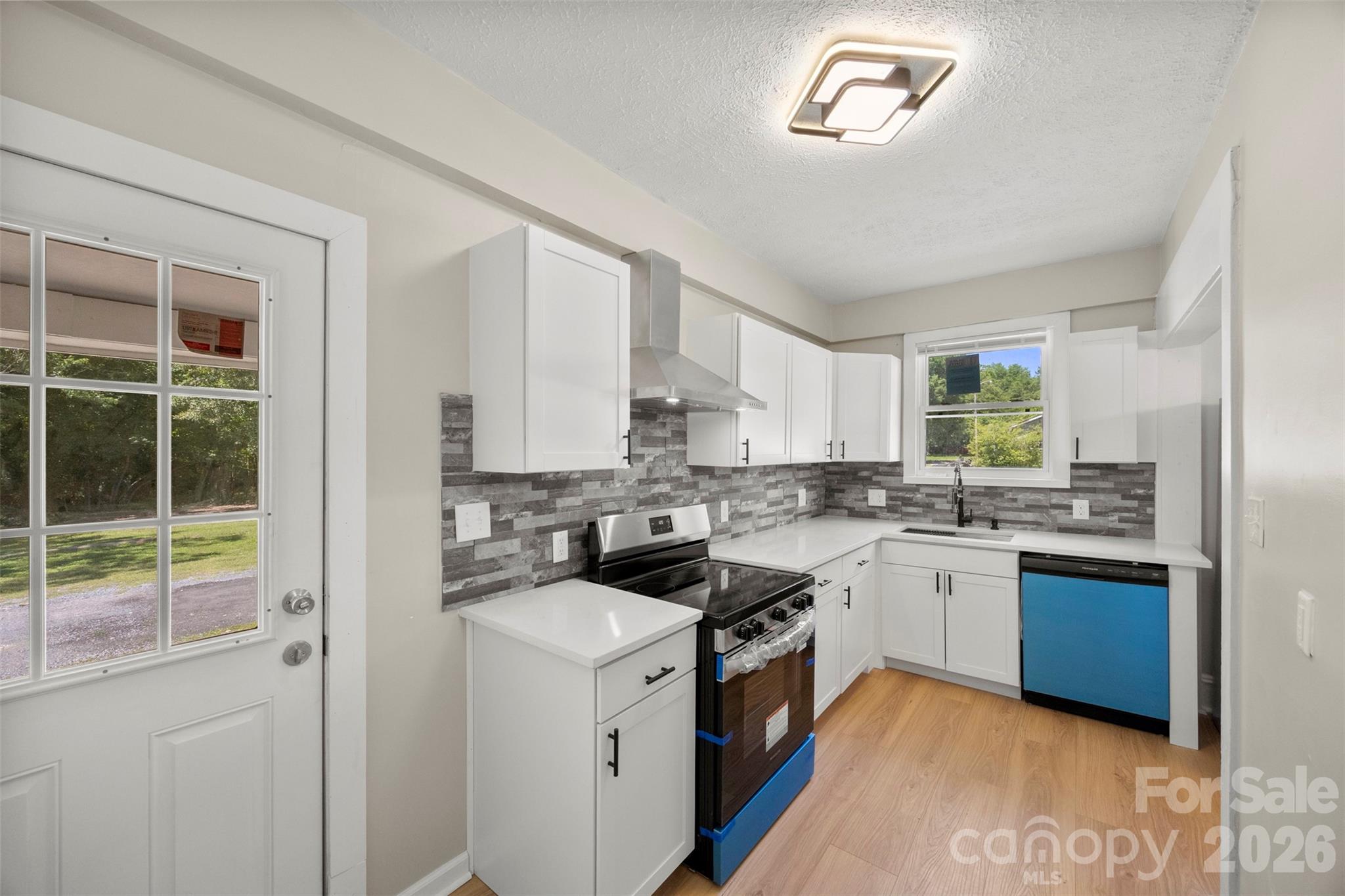 509 E Grover Street Property Photo 28