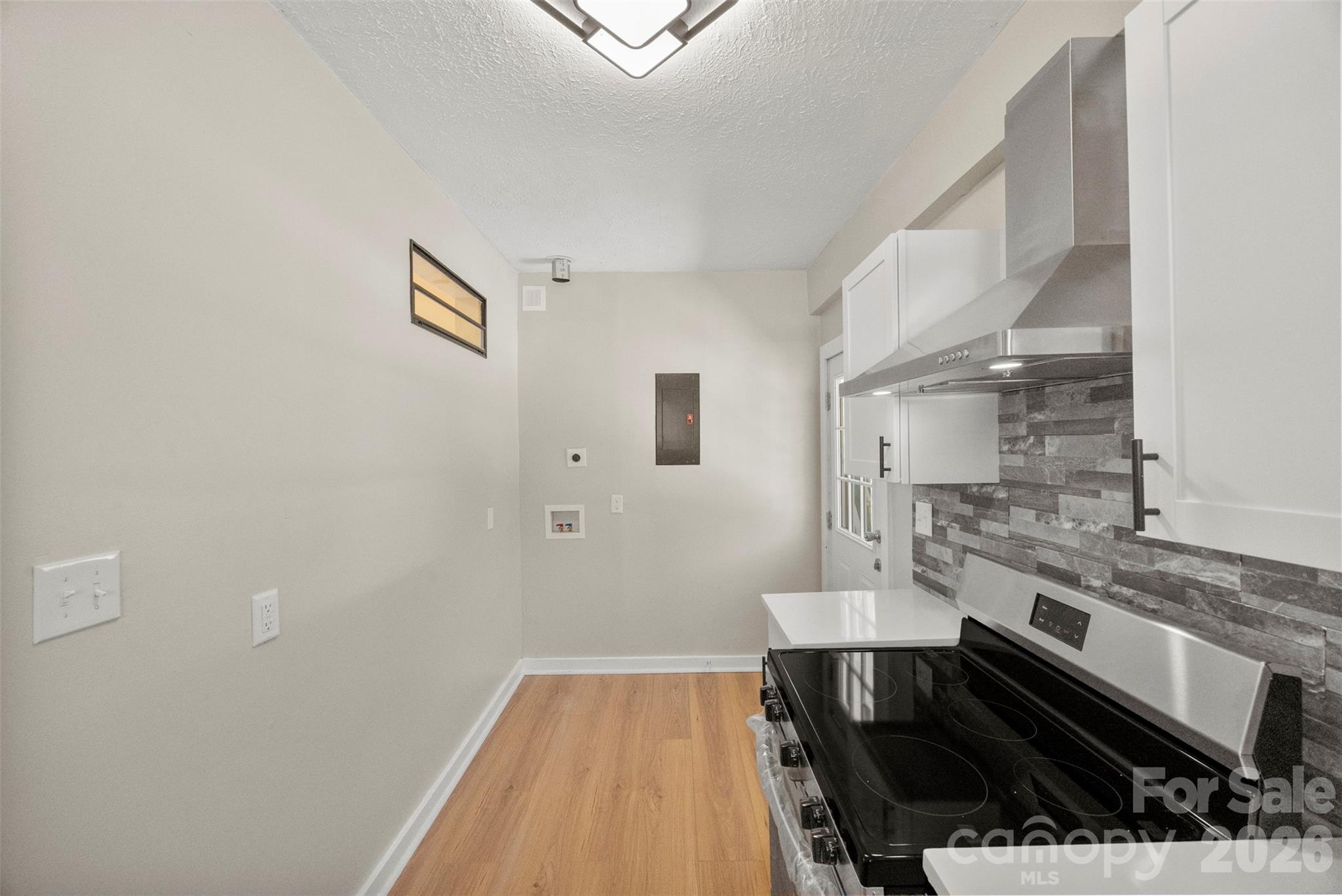 509 E Grover Street Property Photo 30