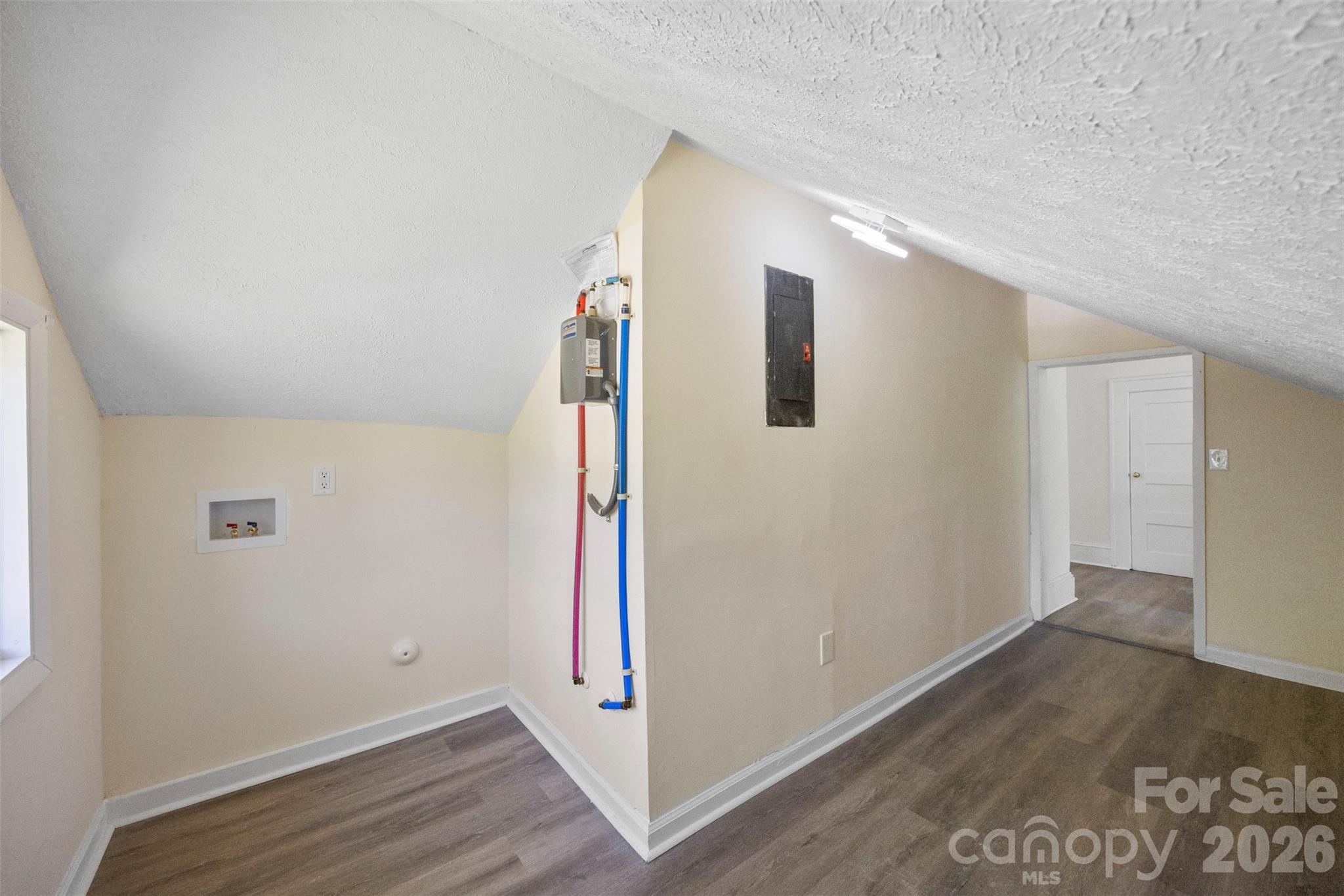 509 E Grover Street Property Photo 35