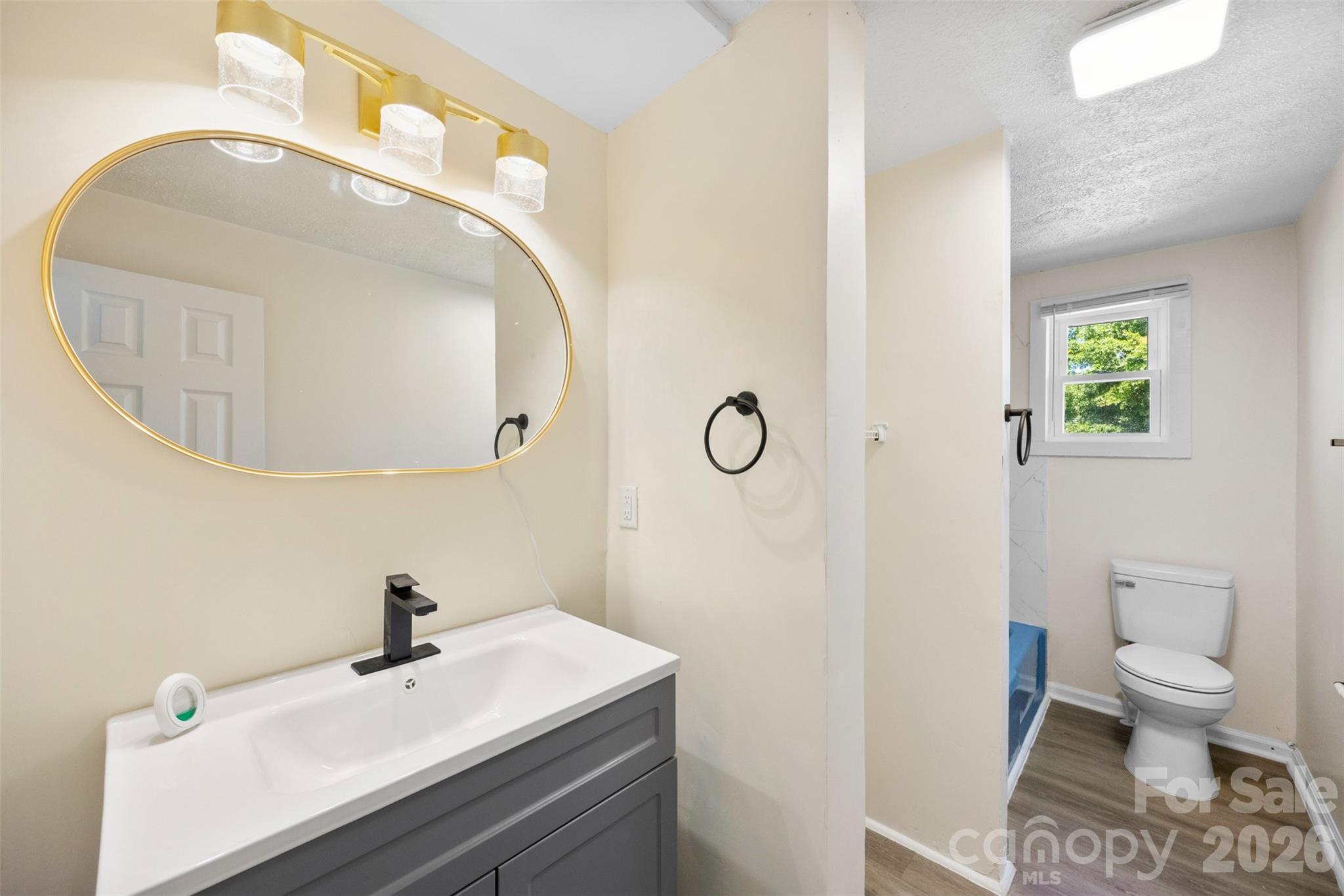 509 E Grover Street Property Photo 40