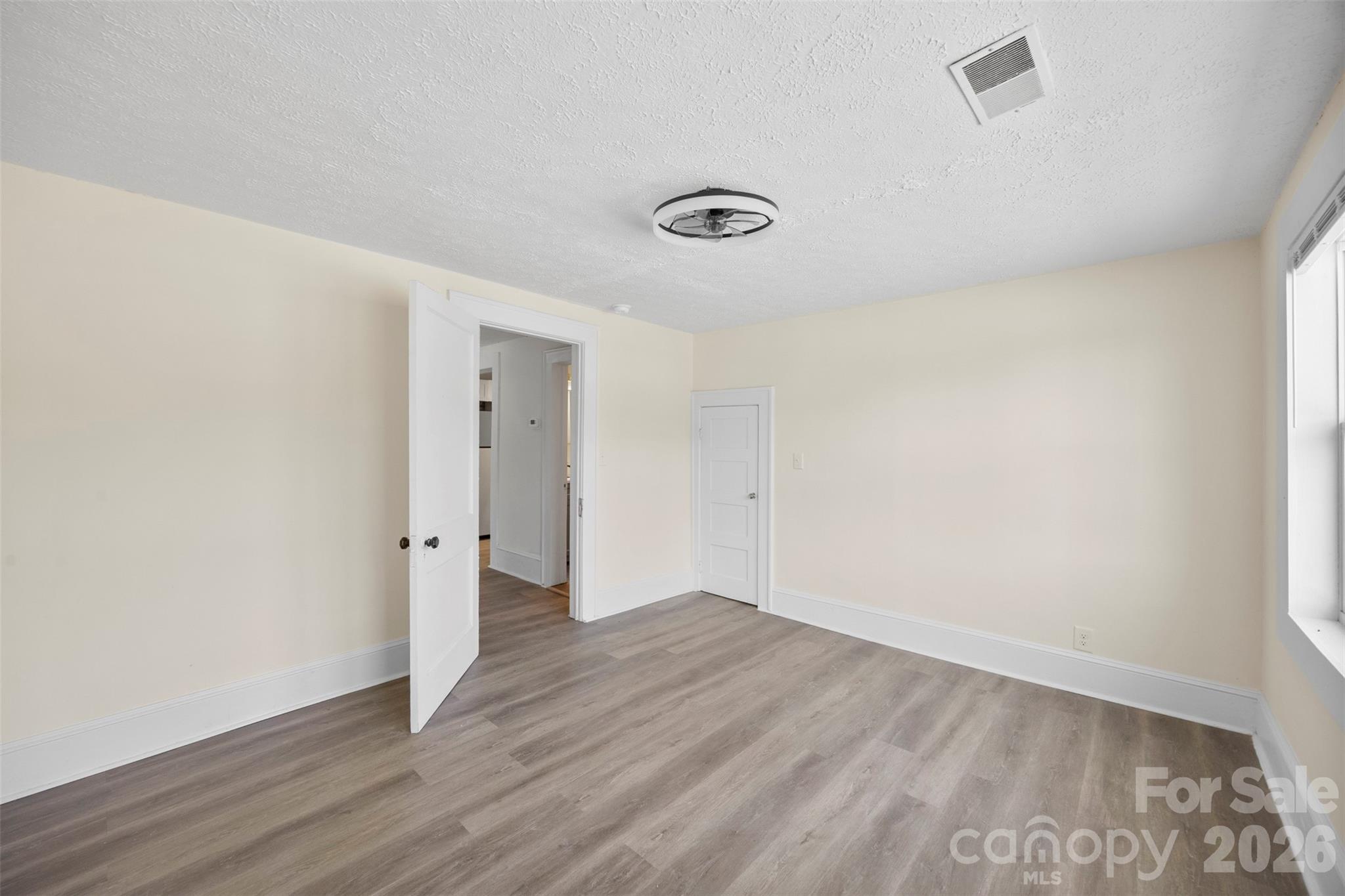 509 E Grover Street Property Photo 44